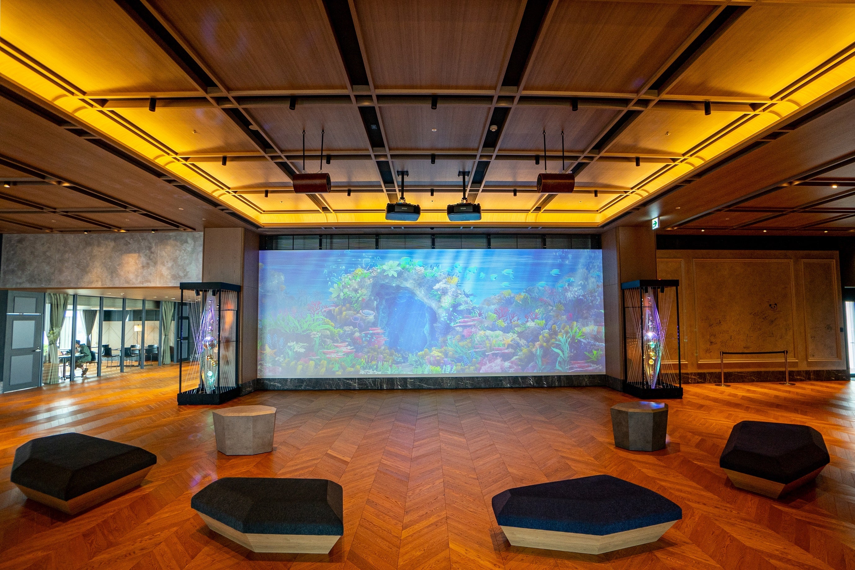 （コンサート会場：ホテルロビー）