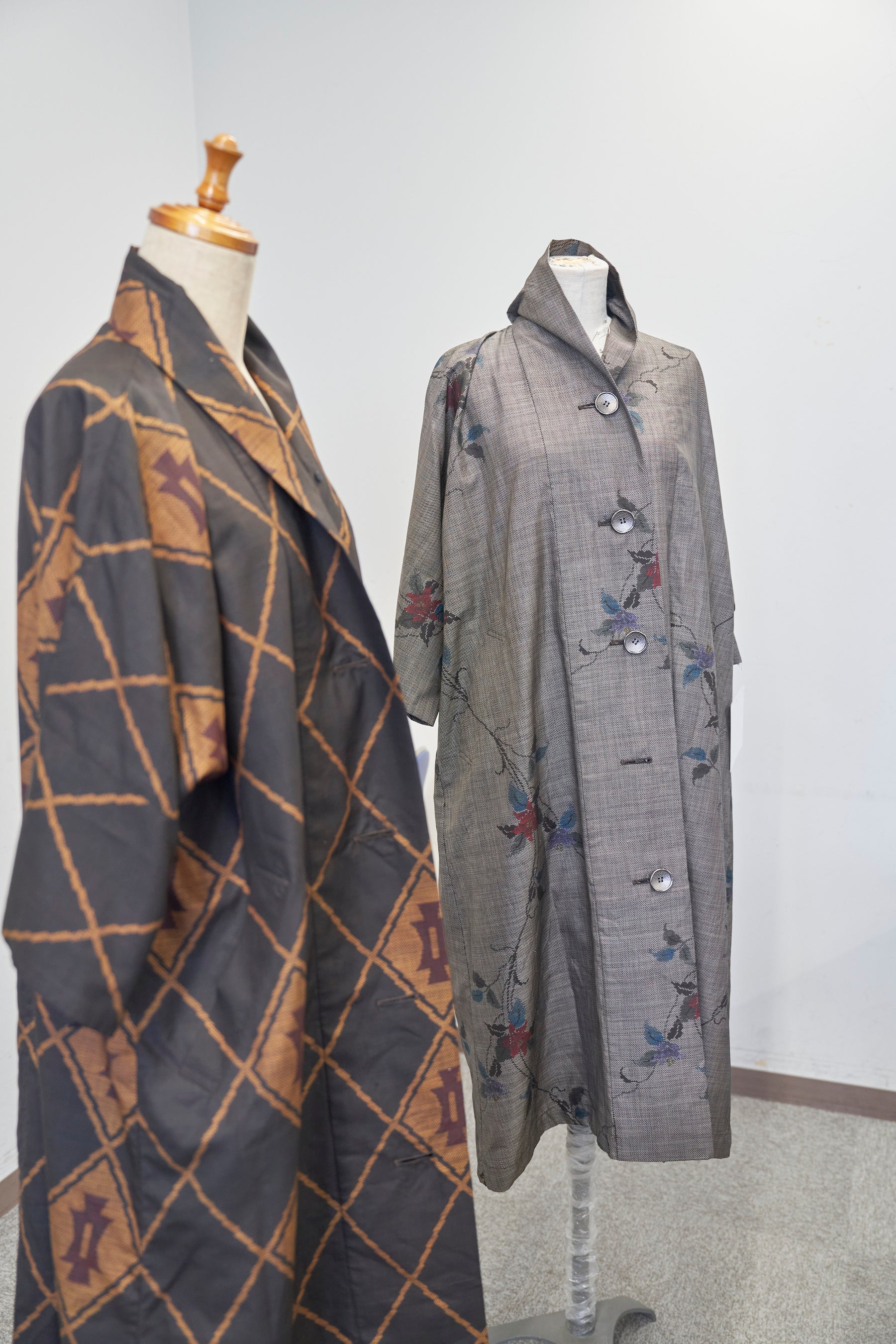 大島紬をリメイクしたコート。NHKカルチャー名古屋教室では、このコートの作り方をレッスン