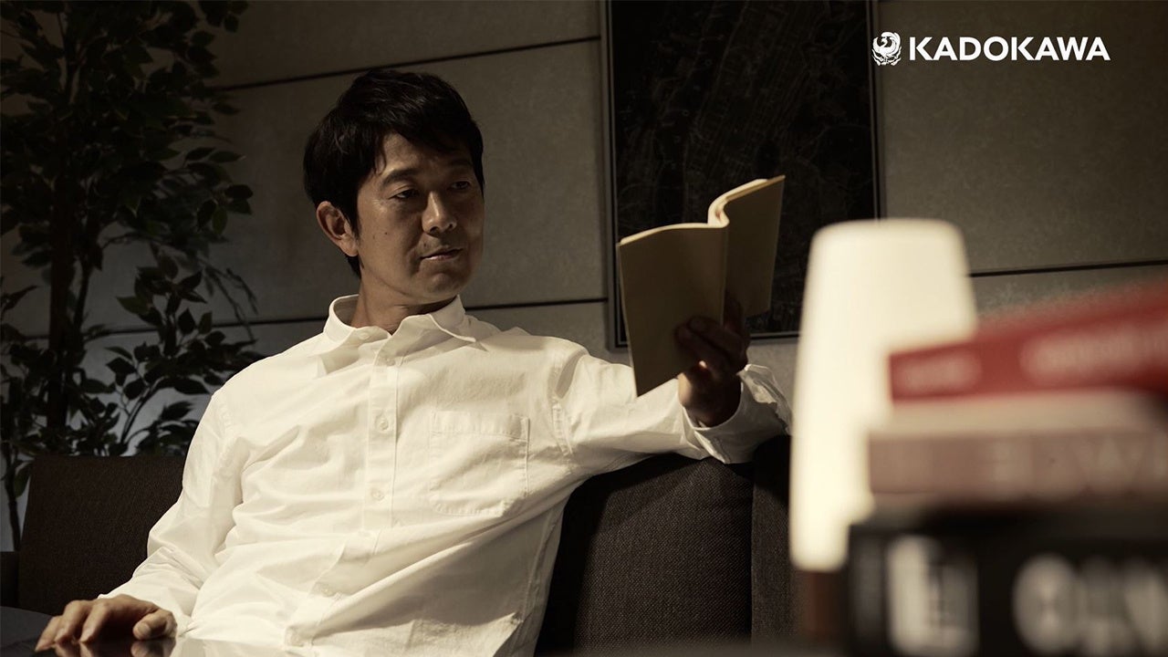 WebCM「その男、夜のリビングにて」篇より