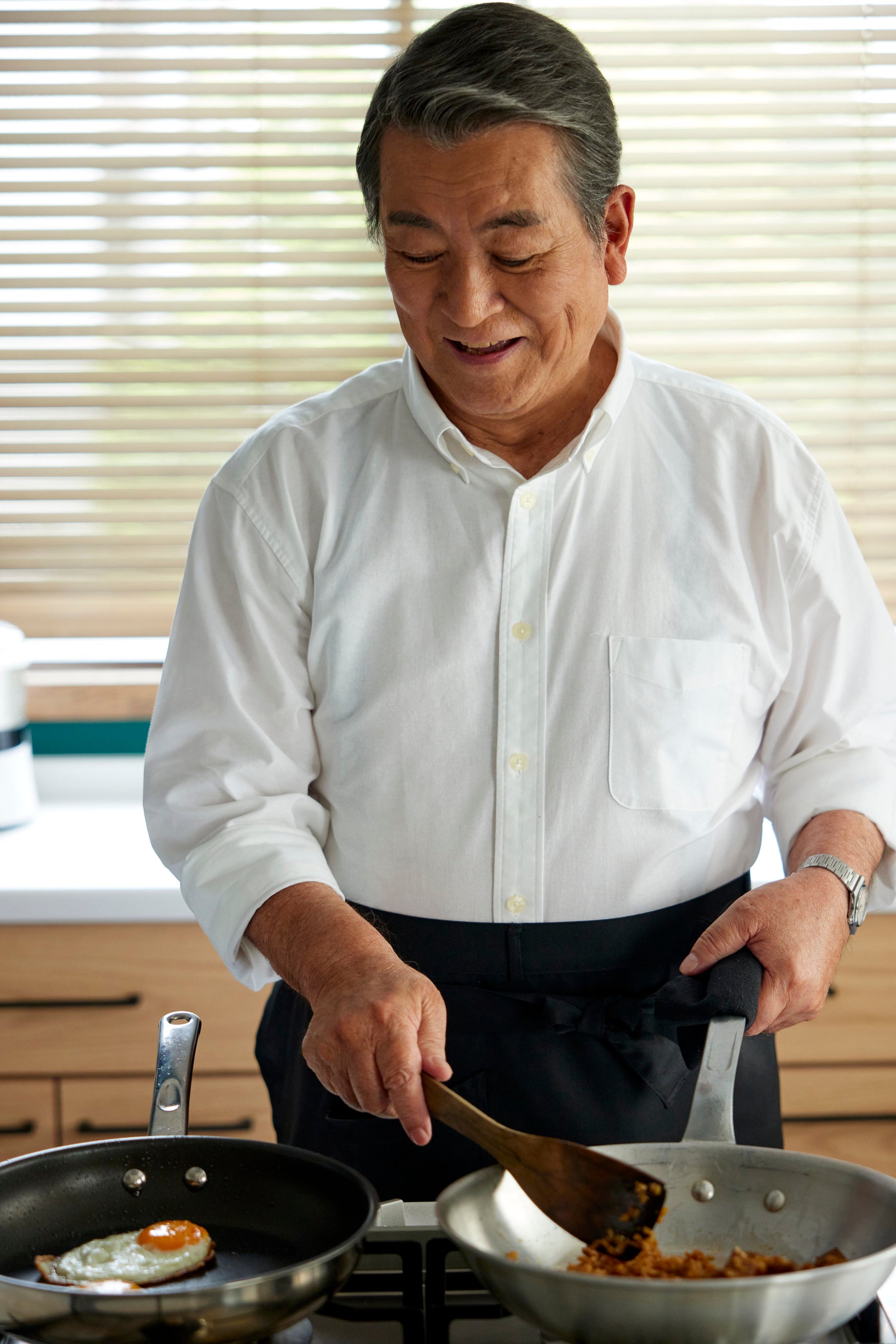 「目玉焼きは半熟じゃなきゃ。卵が好きだから、2個はのせるよ。」