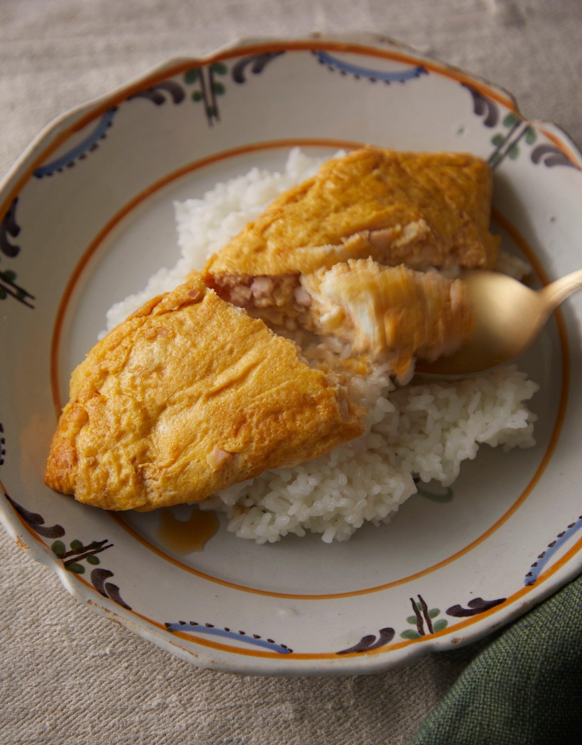 かまぼこと紅ショウガのオムレツ丼