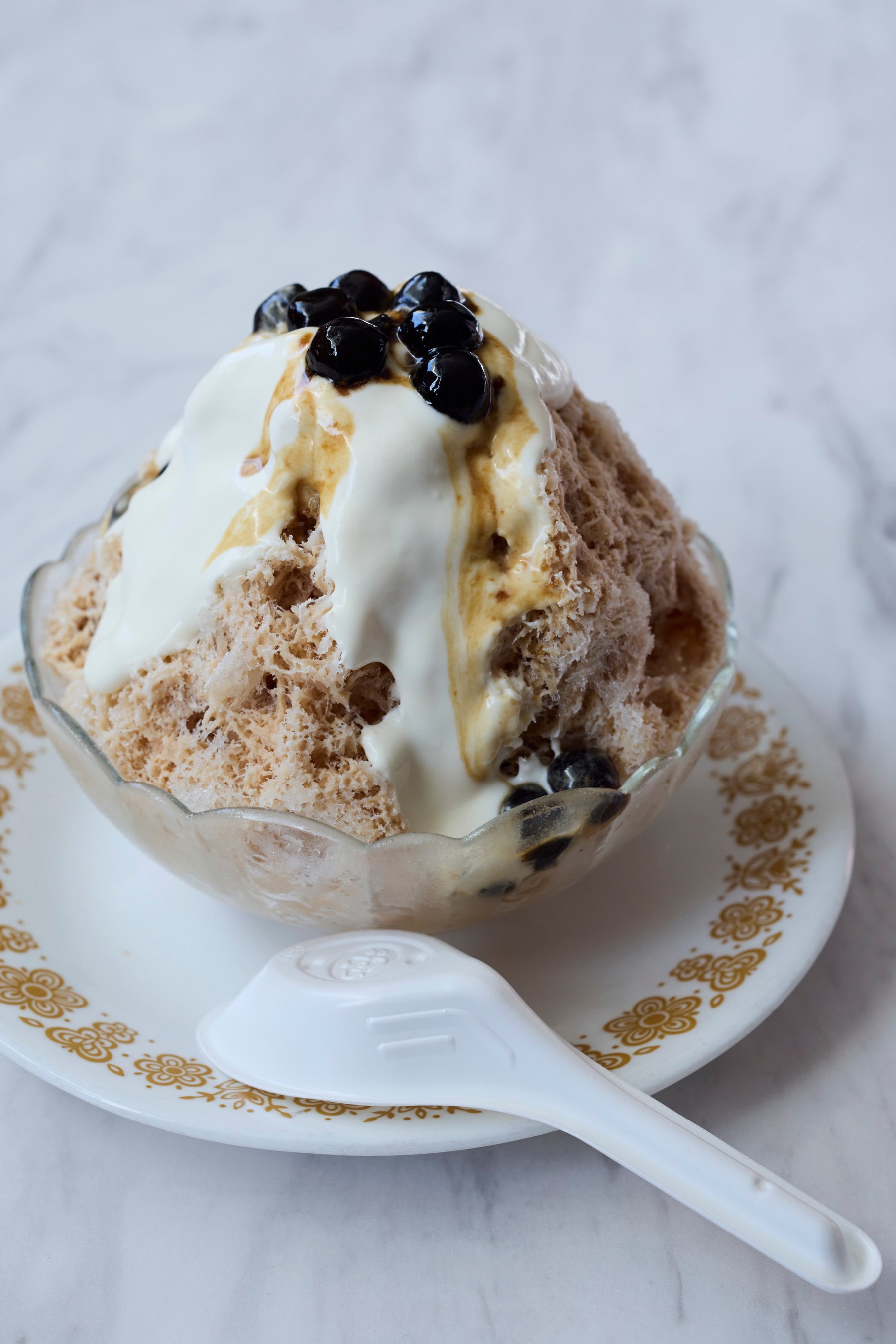 濃厚ミルクティのソースとチーズフォームの塩気がマッチ「タピオカミルクティかき氷」