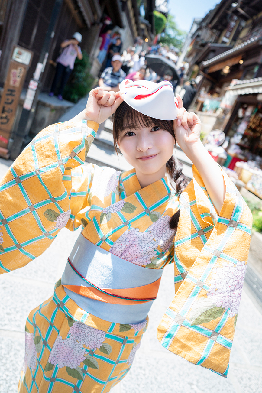 ババババンビ】の白色担当・小鳥遊るいの1st写真集が2024年10月4