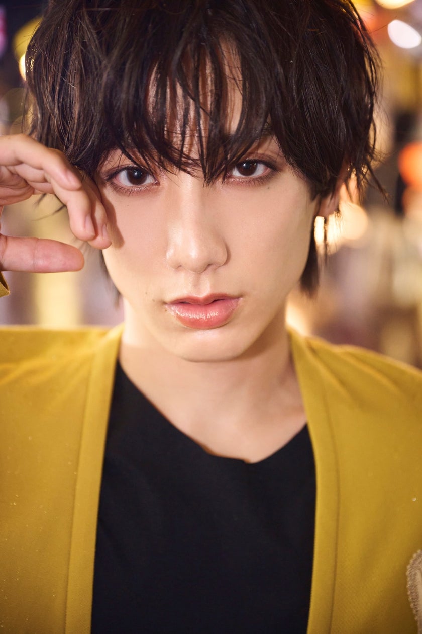 小西詠斗、待望の2nd写真集を発売! 自身最高の魅惑エモーショナルを披露