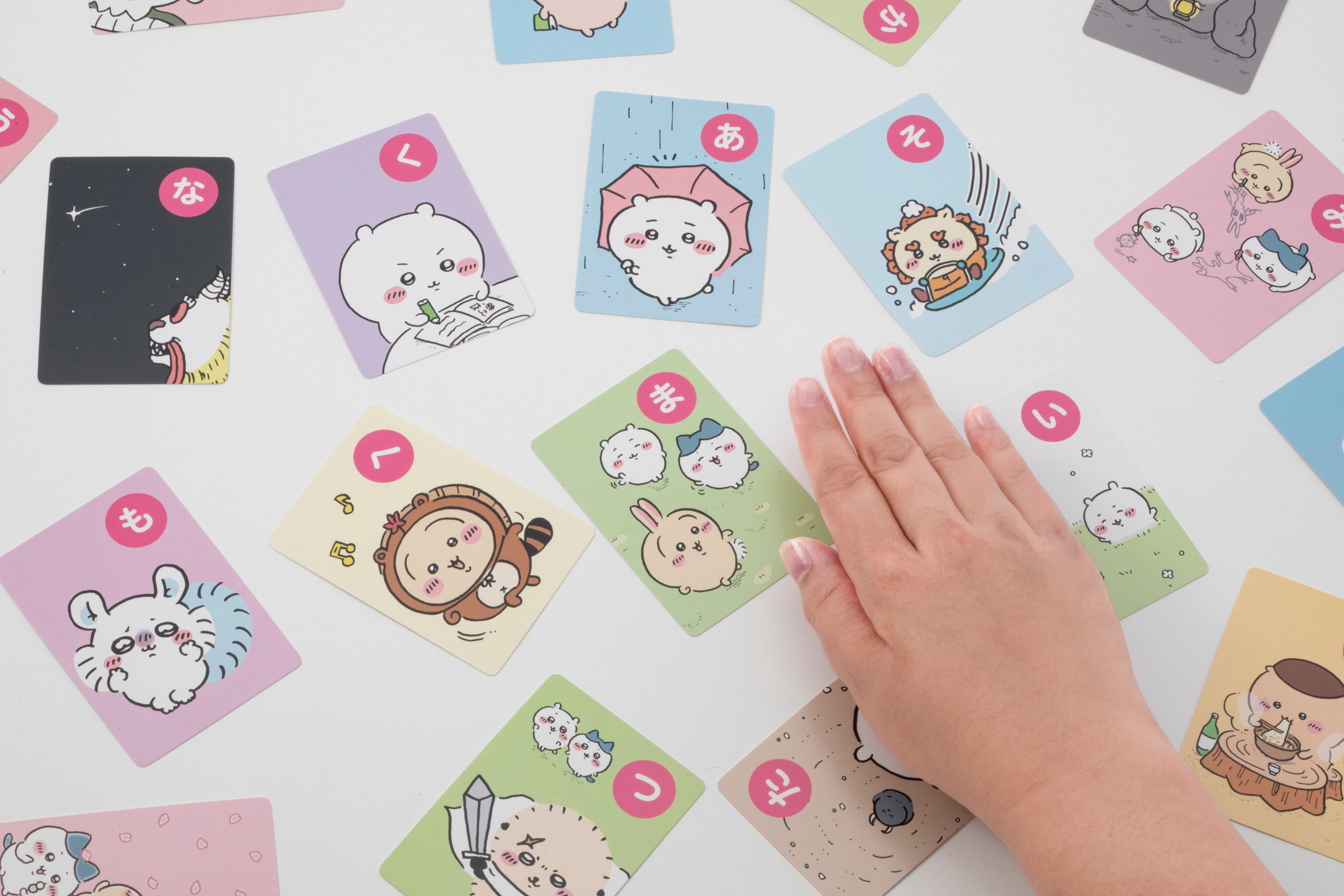 ちいかわかるた ちいかわといっしょに遊びながら楽しく文字や言葉を覚えよう