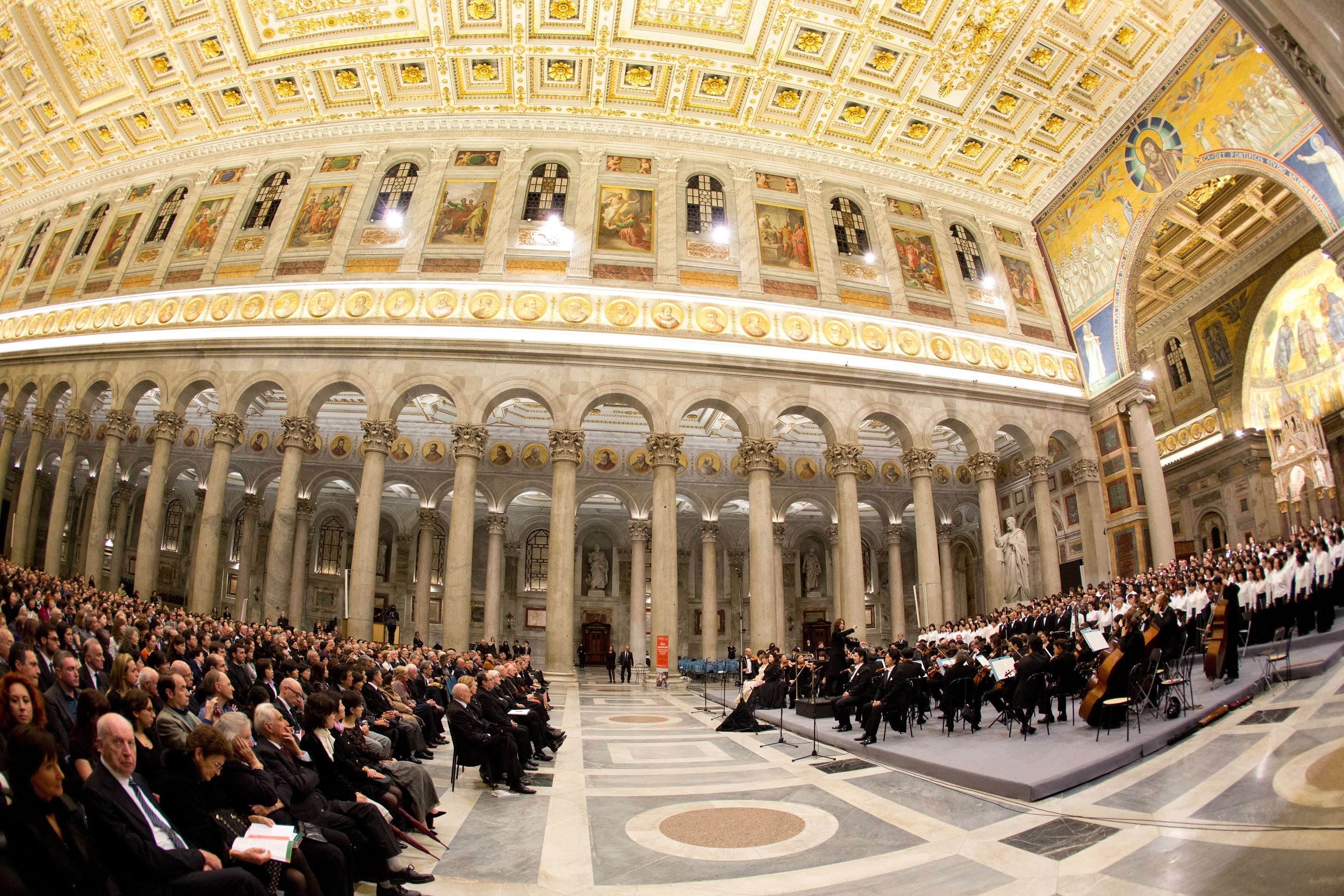 【バチカン国際音楽祭】より サンパオロ大聖堂 音楽祭 ／指揮：西本智実／管弦楽：【バチカン国際音楽祭名誉パートナーオーケストラ】イルミナートフィルハーモニーオーケストラ ／合唱【バチカン国際音楽祭名誉パートナー合唱団】イルミナート合唱団
