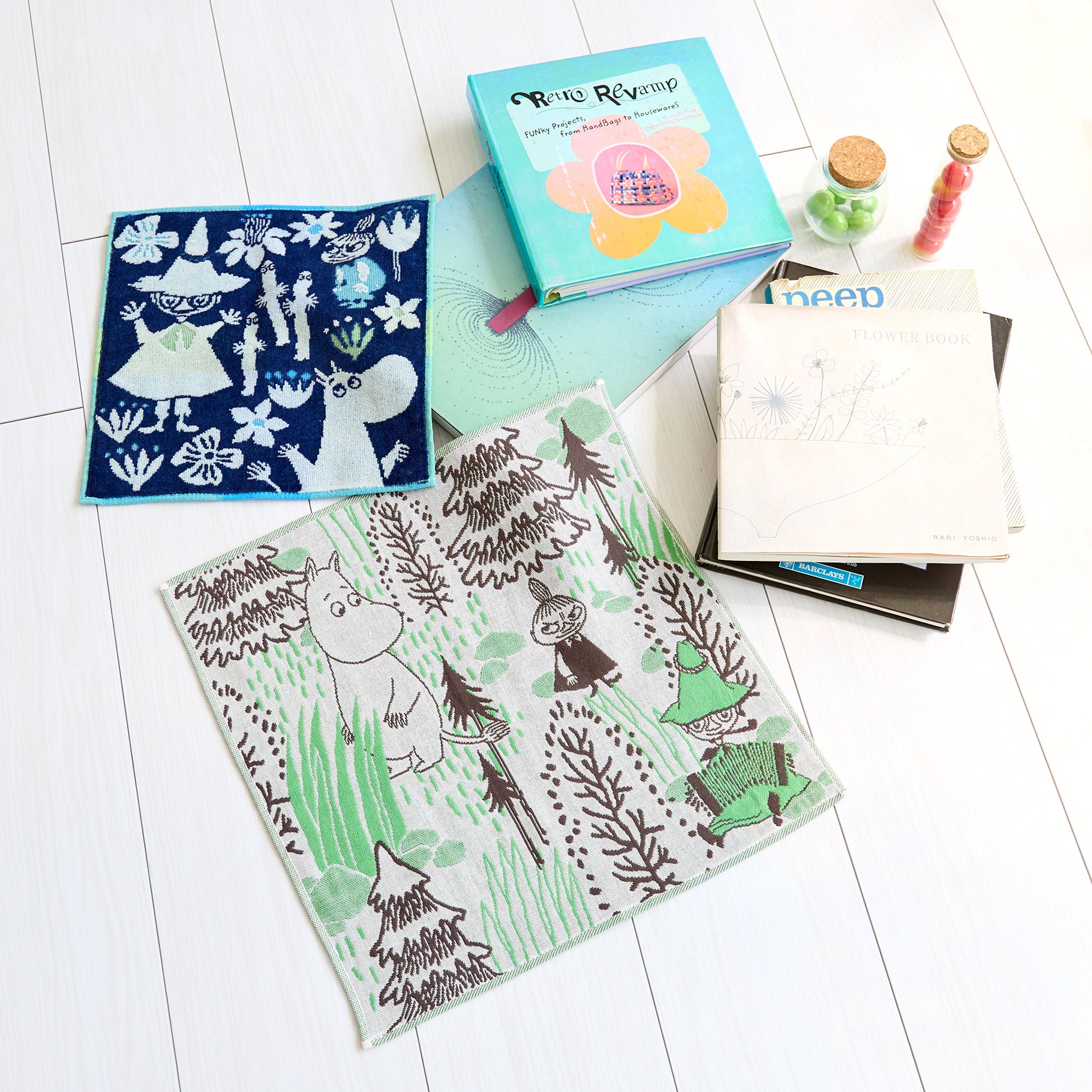 服飾雑貨メーカー川辺株式会社　8月9日は『 ムーミンの日 』 自然をテーマとした北欧デザインハンカチの新作が登場！