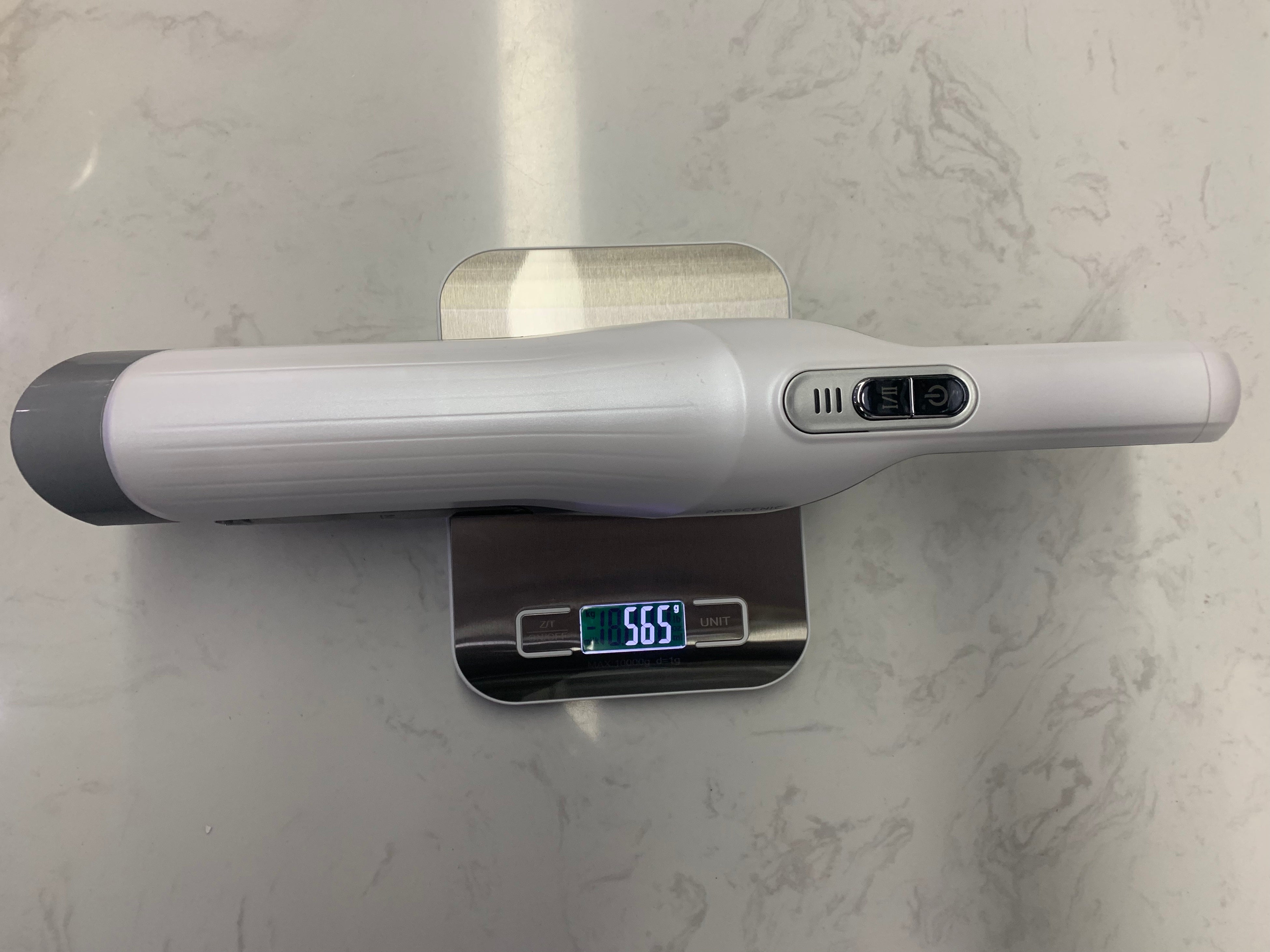 わずか0.57kgと超軽量で至るところに使えるプロセニックの わずか0.57kgと超軽量で至るところに使えるプロセニックの