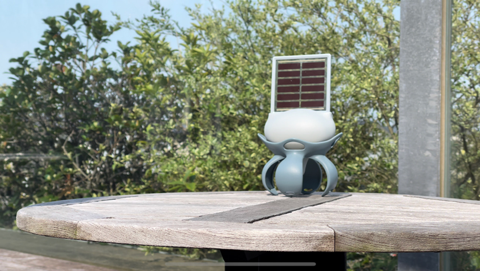 化学素材メーカー日本ゼオンが手掛けるソーラーカード式デザイン