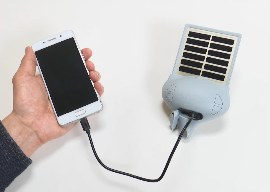 化学素材メーカー日本ゼオンが手掛けるソーラーカード式デザイン