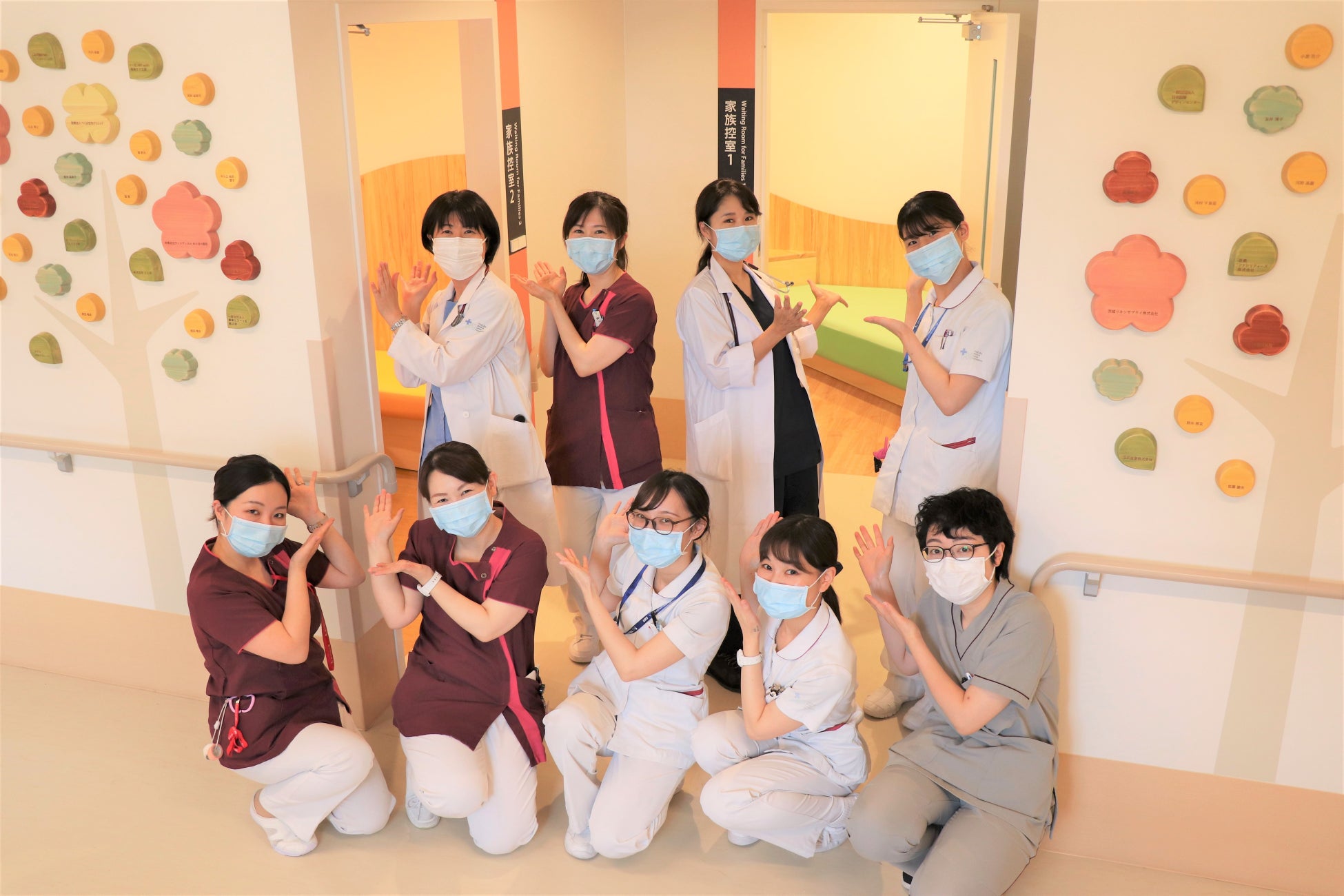 家族控室の完成を喜ぶ緩和ケア病棟スタッフ