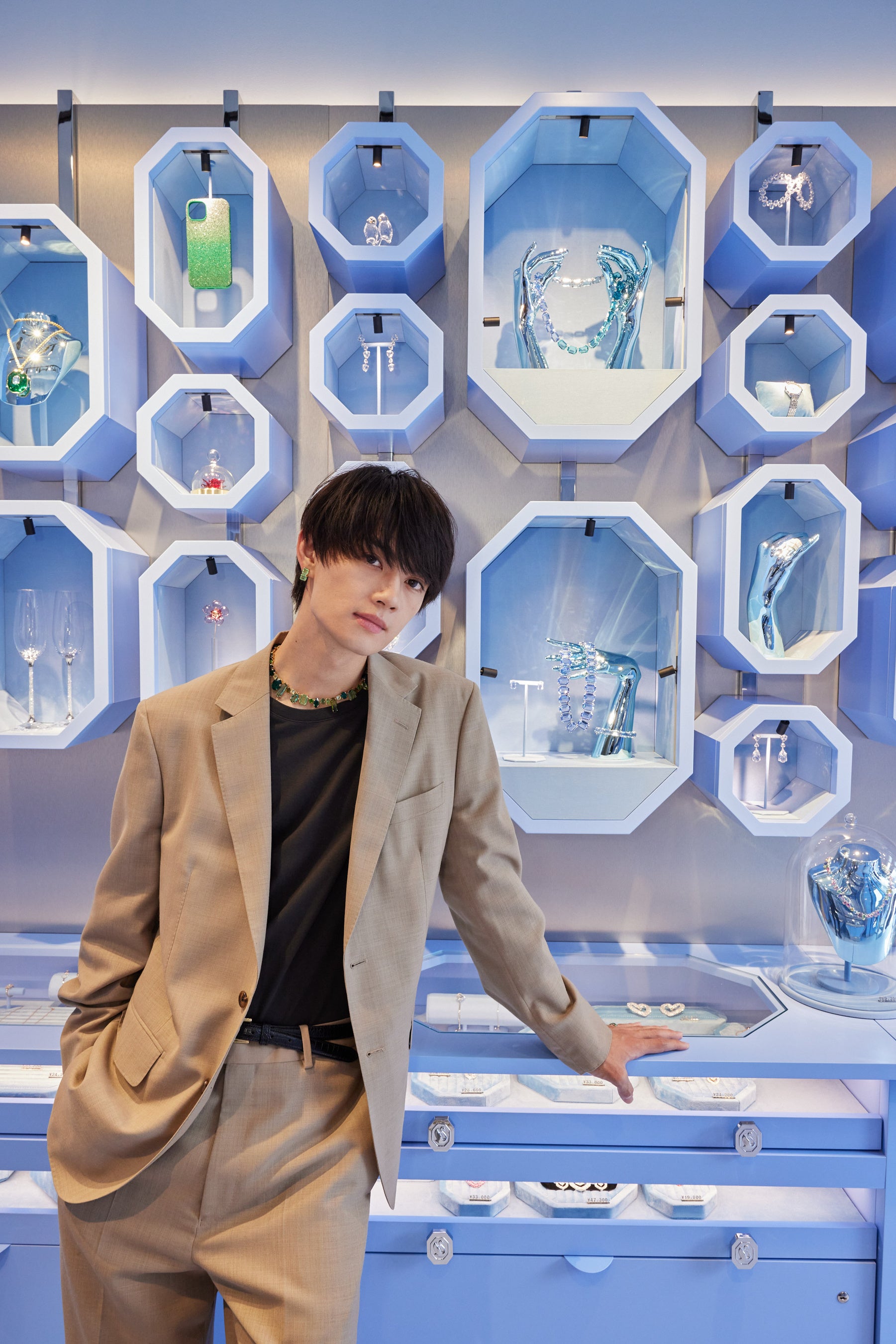 定価10万 23AW名作・新品・タグ付 STONE装飾スワロフスキー 希少XXL 定価10万 23AW名作・新品・タグ付 STONE装飾スワロフスキー 希少XXL