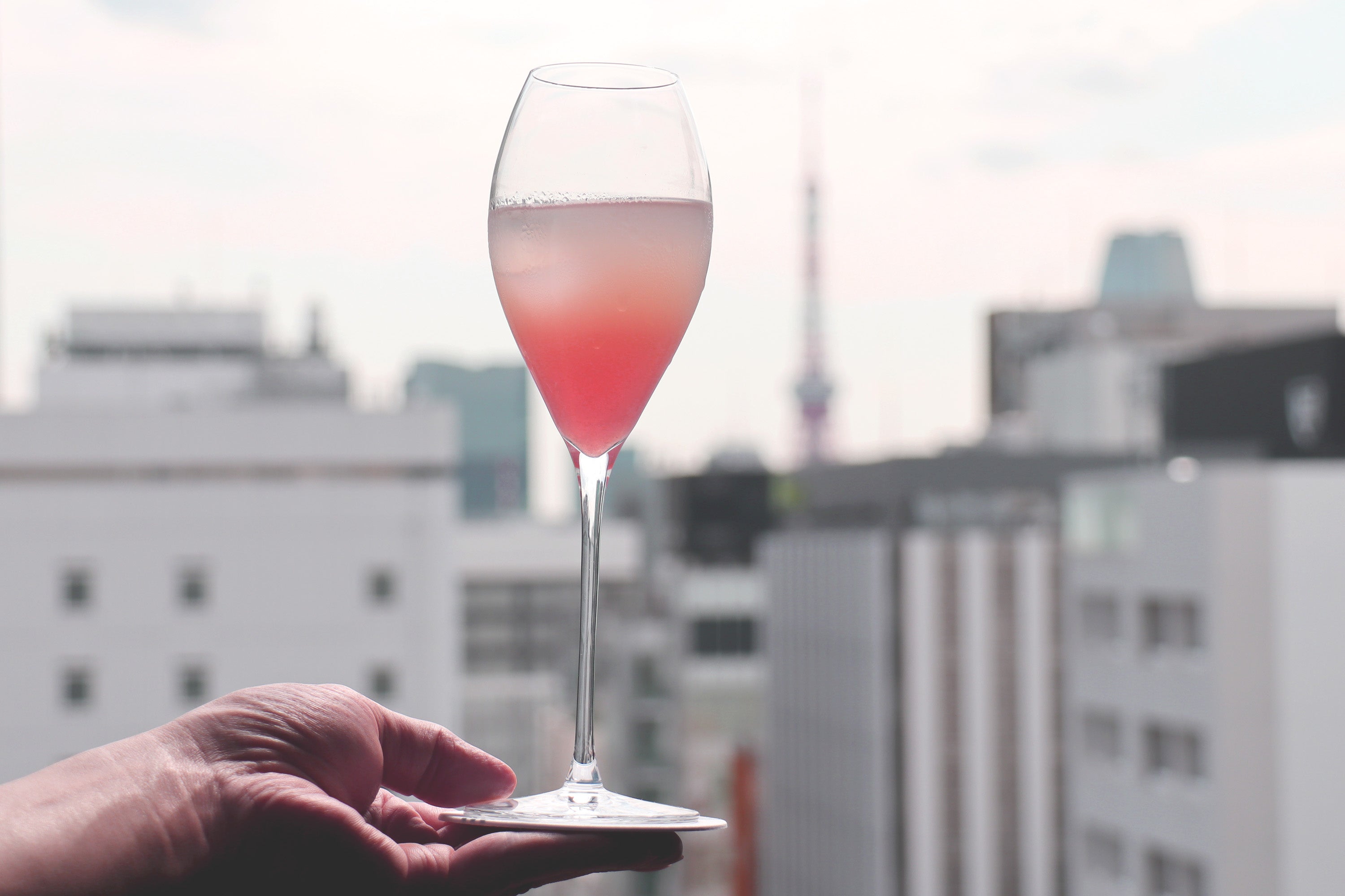 期間限定カクテル「ハイドレンジア」