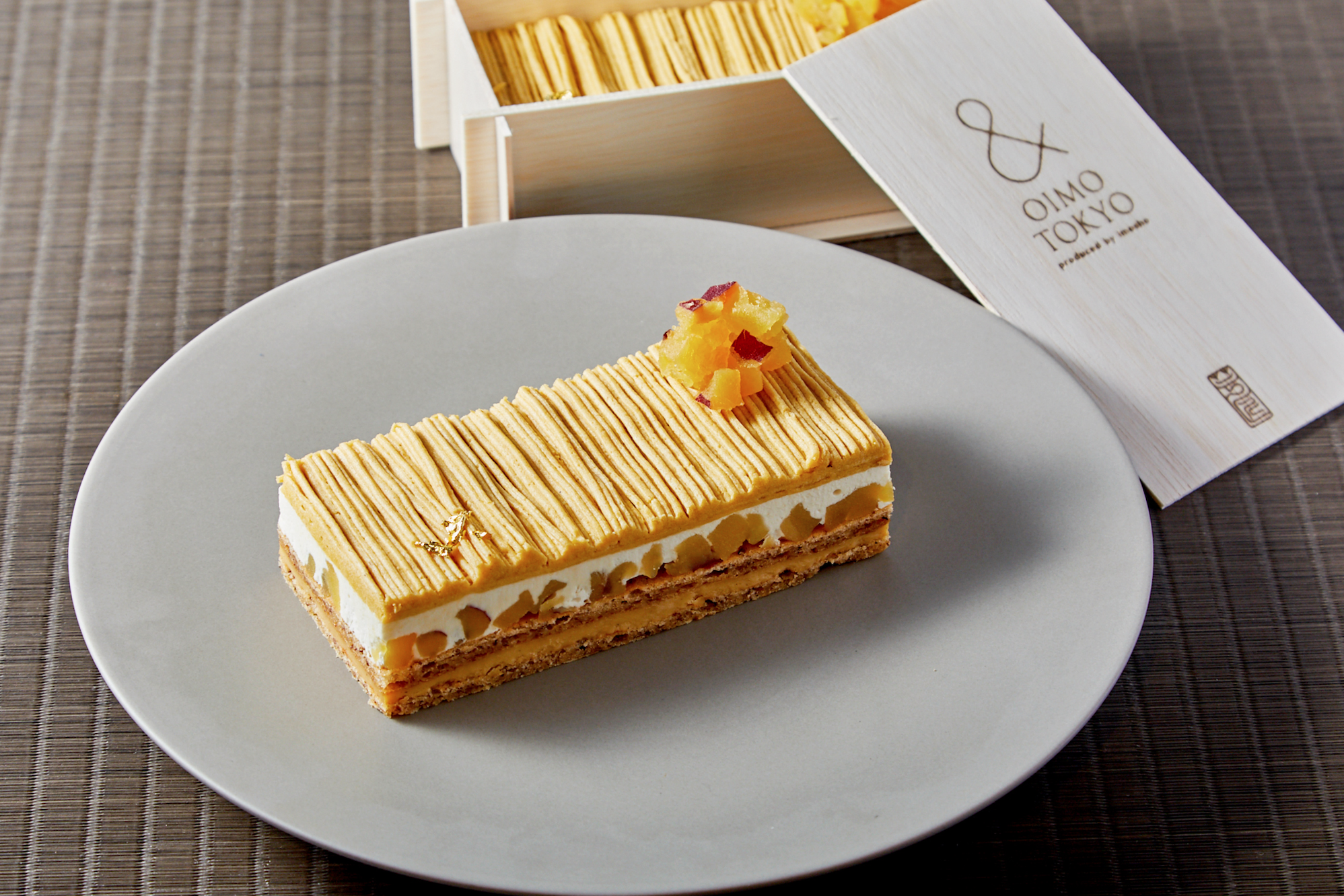 通常パッケージ 4,536円、ギフトラッピング 4,860円