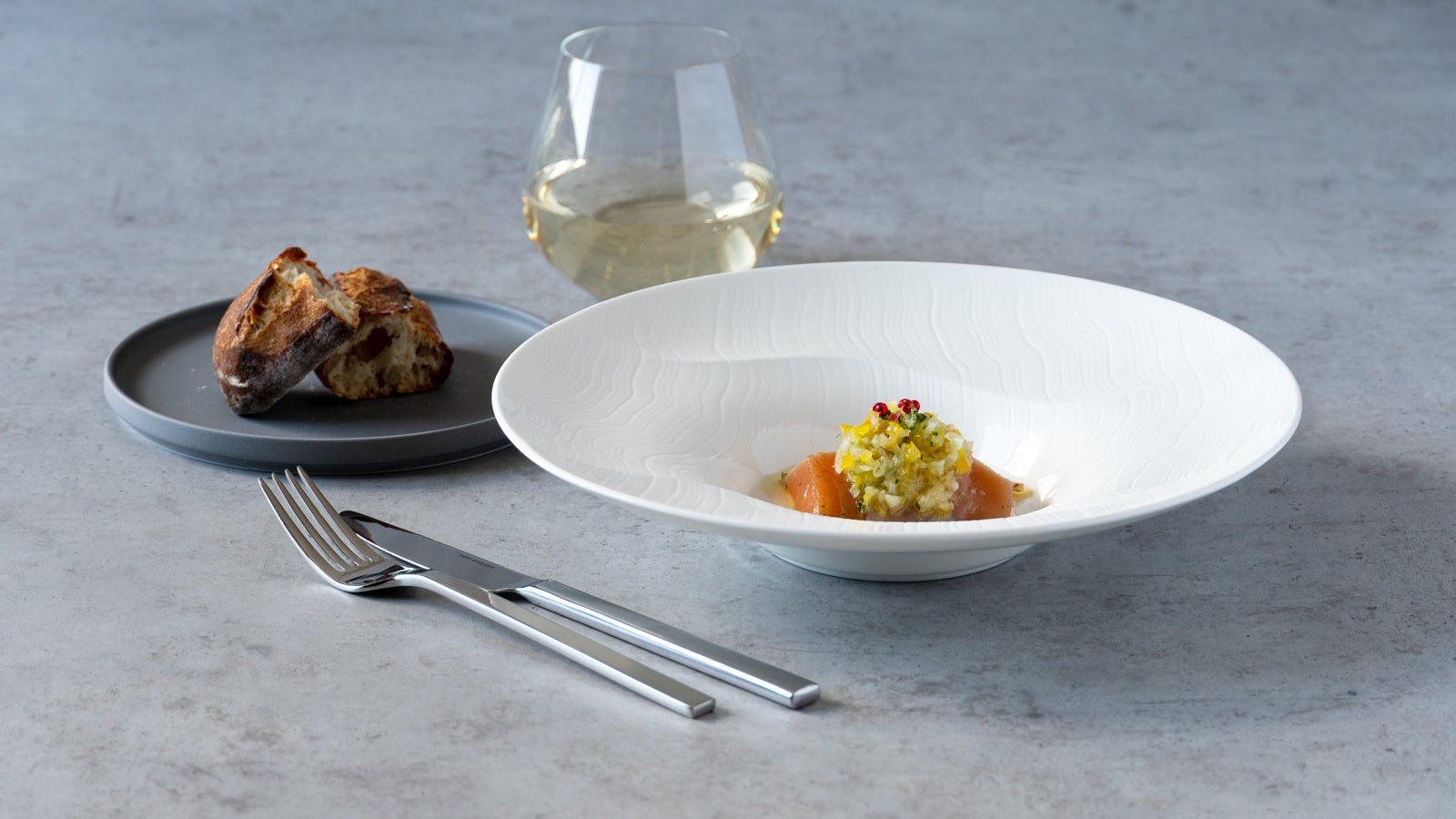 計算されたリム幅と深さのディーププレート