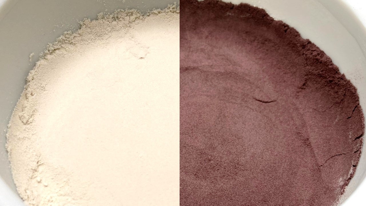 左：クリアブラックジンジャー　右：ブラックジンジャー抽出物