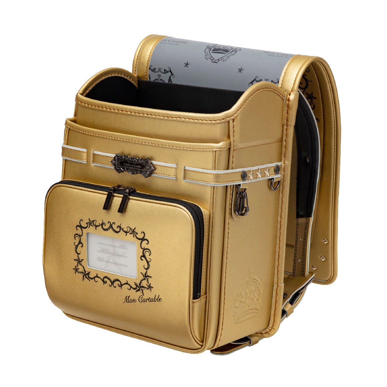 大胆な刺繍は前ポケットにも