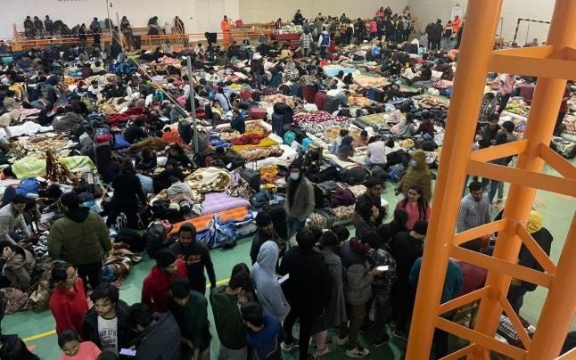 ルーマニア・スチャバ市には1時間で200人のペースで避難者が押し寄せている。（写真提供：シグヌス科学ユネスコ協会）