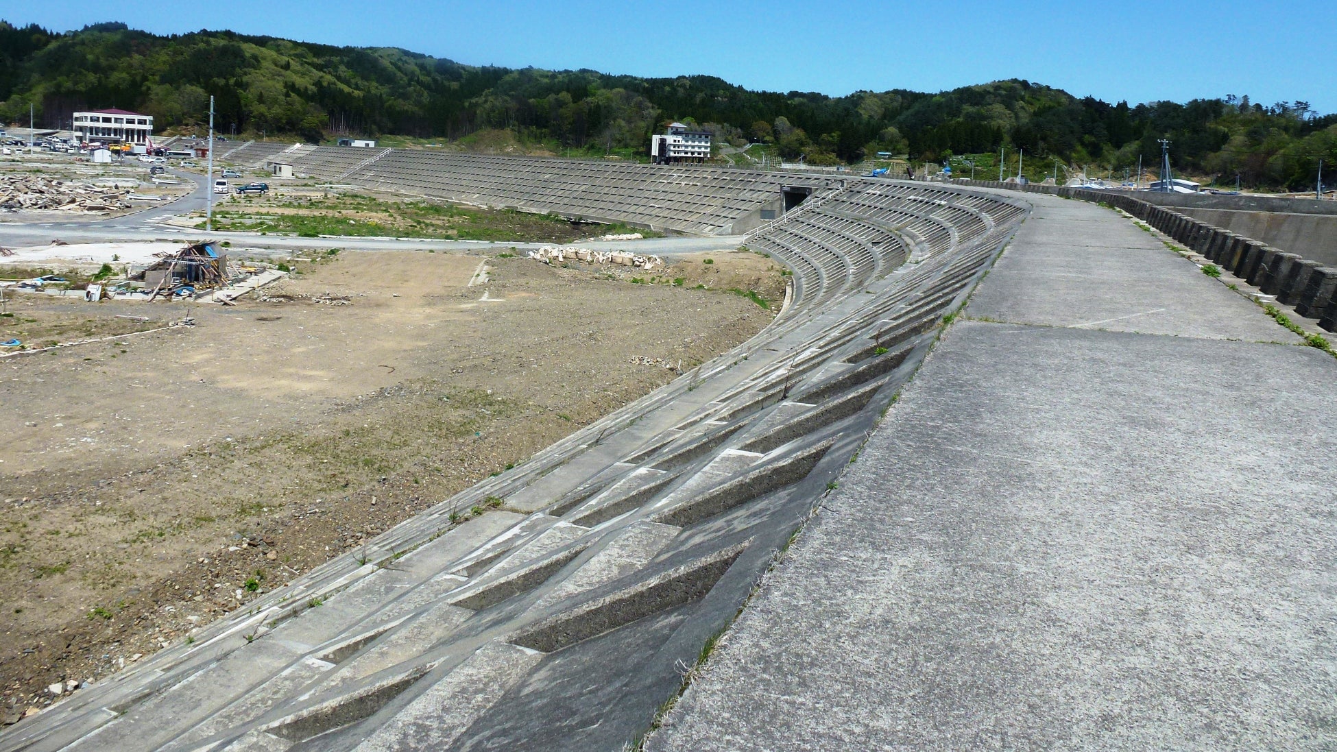 巨大防浪堤を未来へ 〜岩手県宮古市田老の津波防災伝承活動~ (特定非営利活動法人 津波太郎)