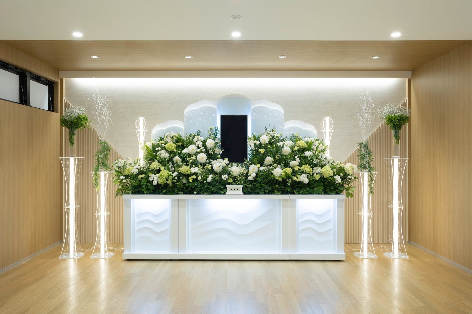 さがみ典礼が提案する小規模葬斎施設『家族葬のソライエ ふかや花園