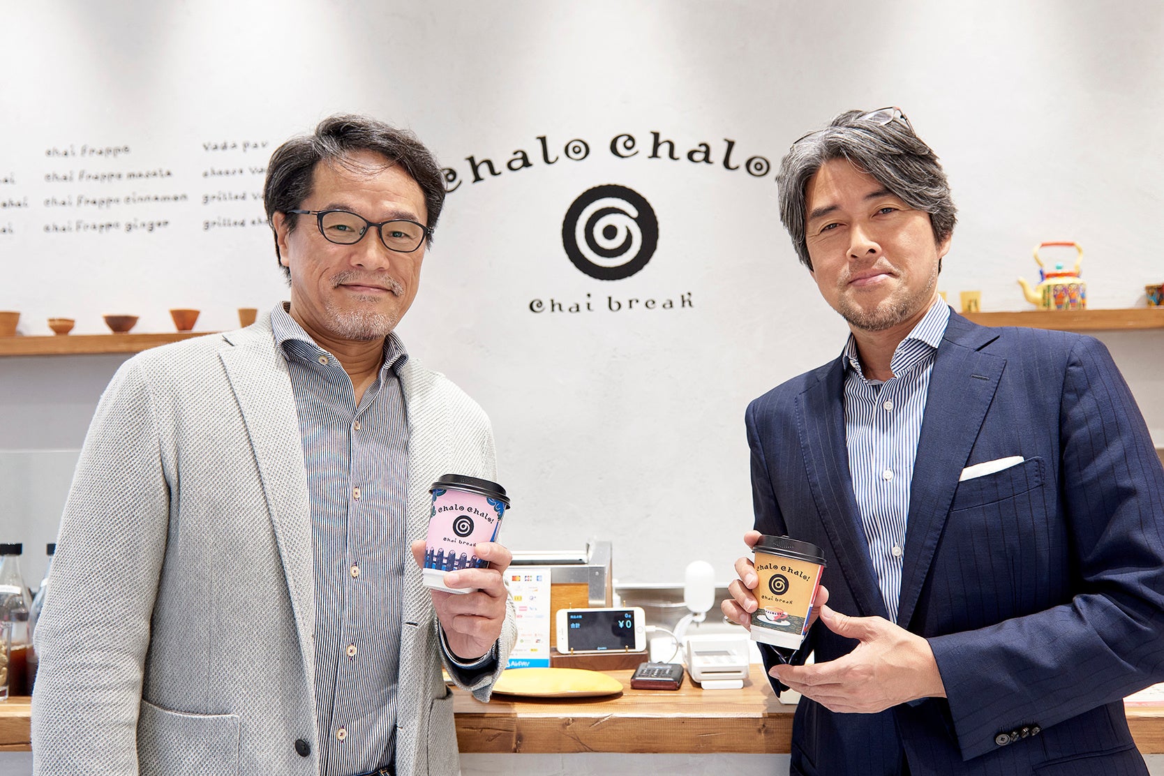 チャイブレイク オーナーの水野 学氏（左）と溝田。