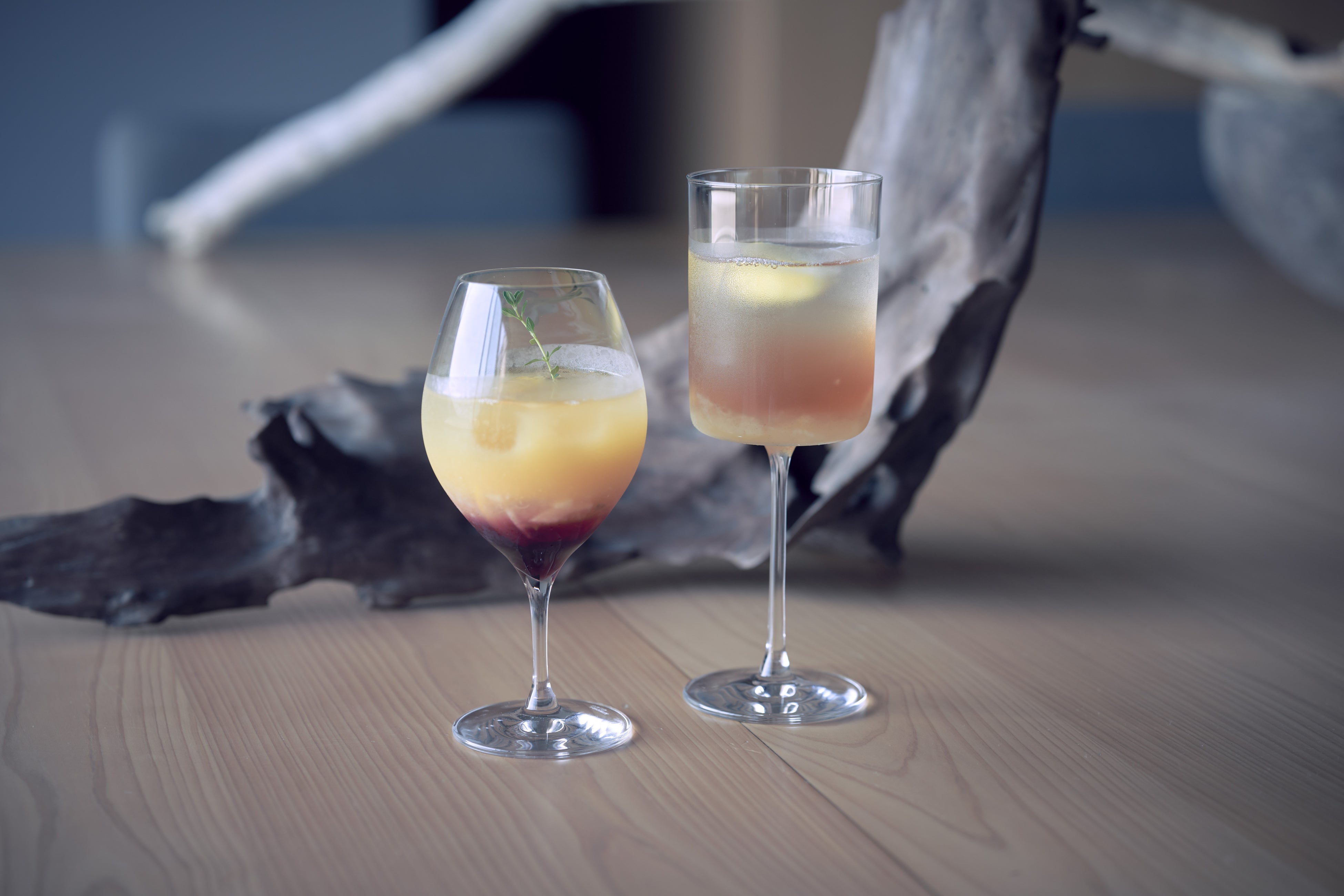 （左）くろすぐりと自家製レモンシロップのオレンジモクテル （右）フレッシュレモン香るスパイスジンジャー