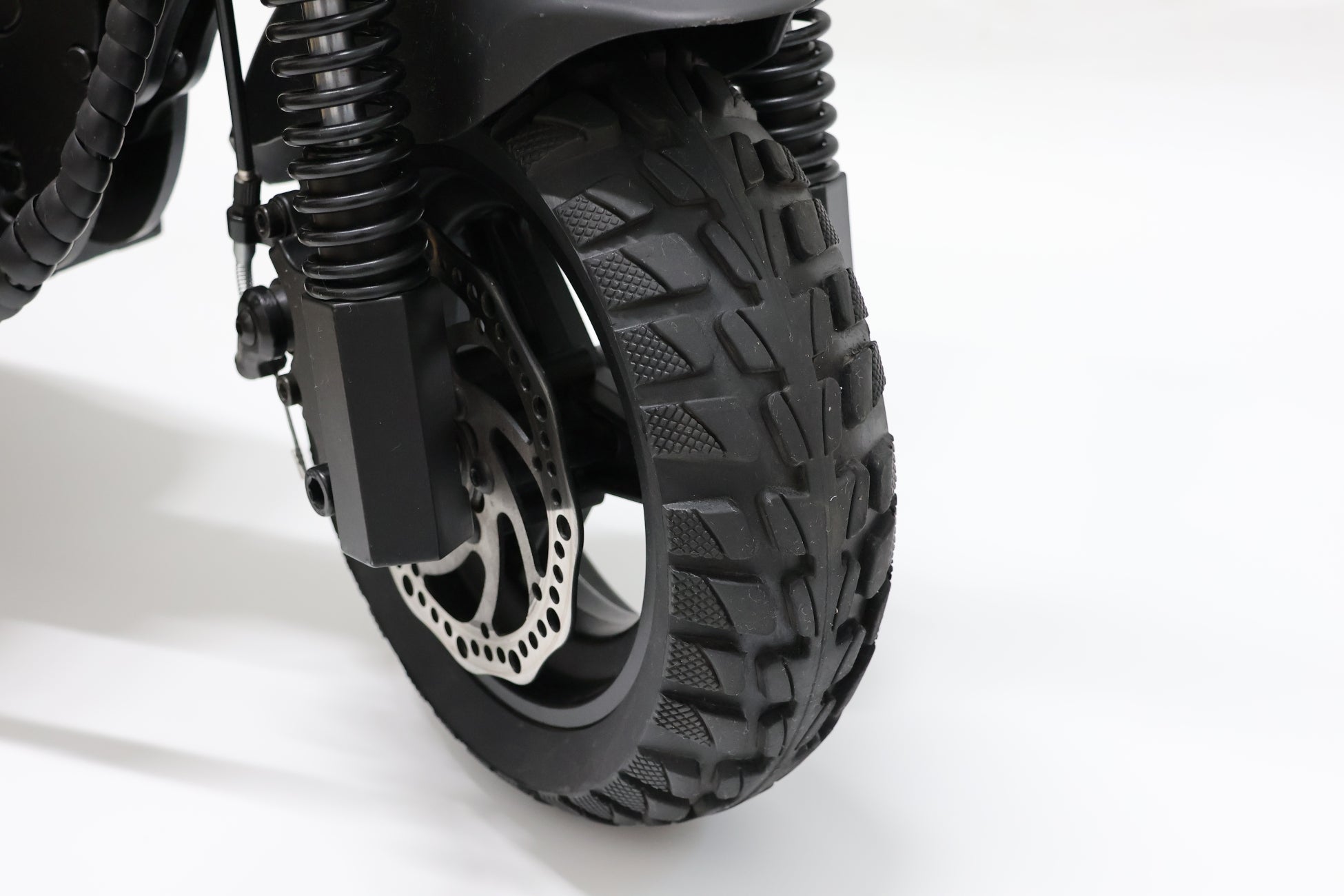 ノーパンクオフロードタイヤ