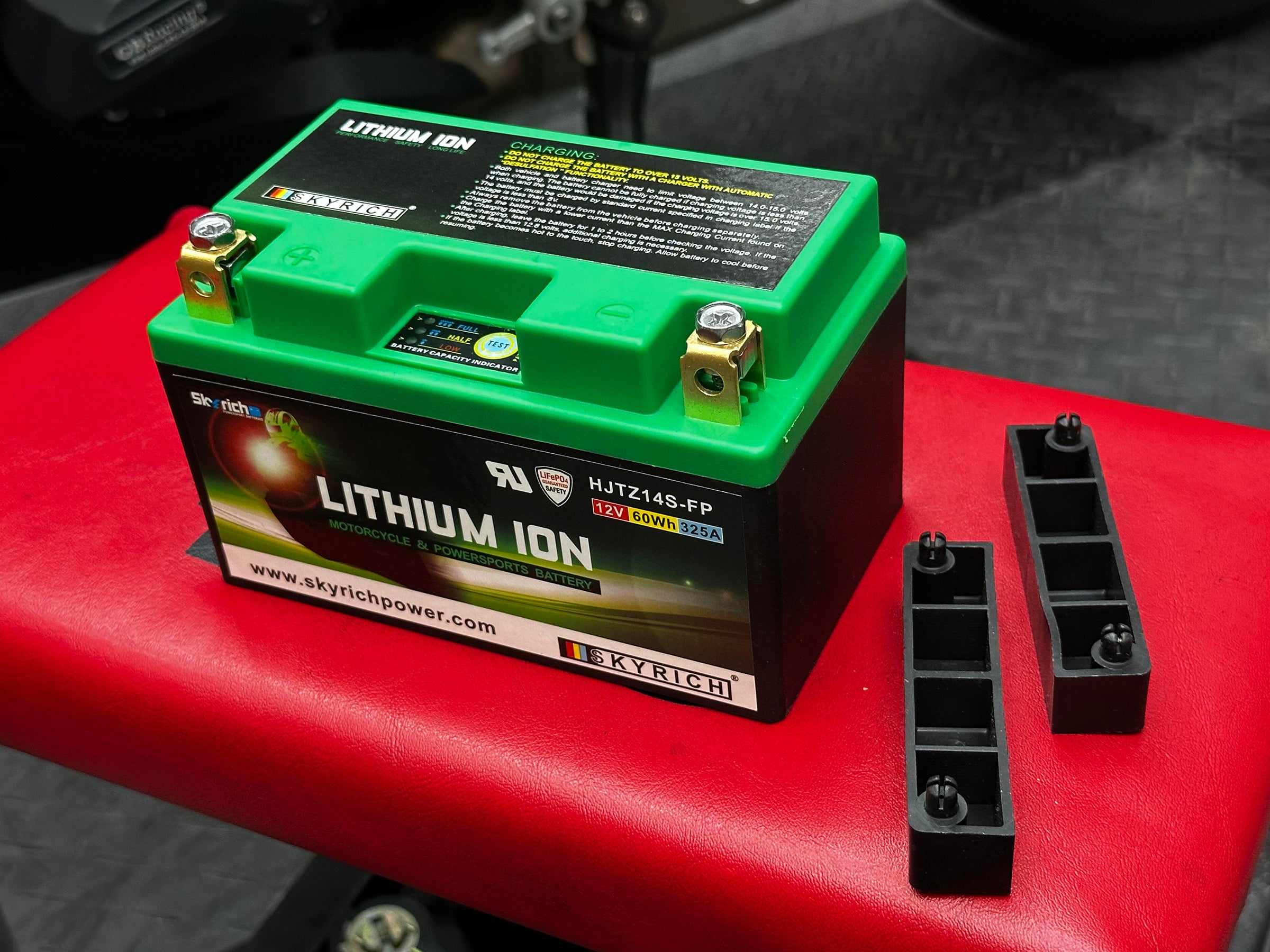 バッテリーサイズ調整部品付属