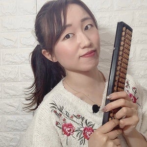 オンラインそろばんレッスンを提供するMaoko講師