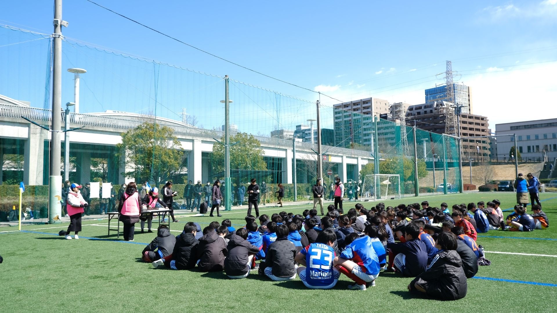 大会に参加した選手たち。チームに一人優秀選手賞を設けた