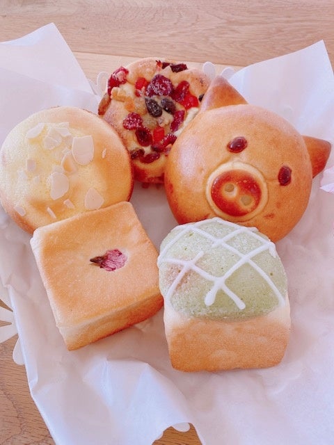 日替わりパン　四日市市（風のテラス）