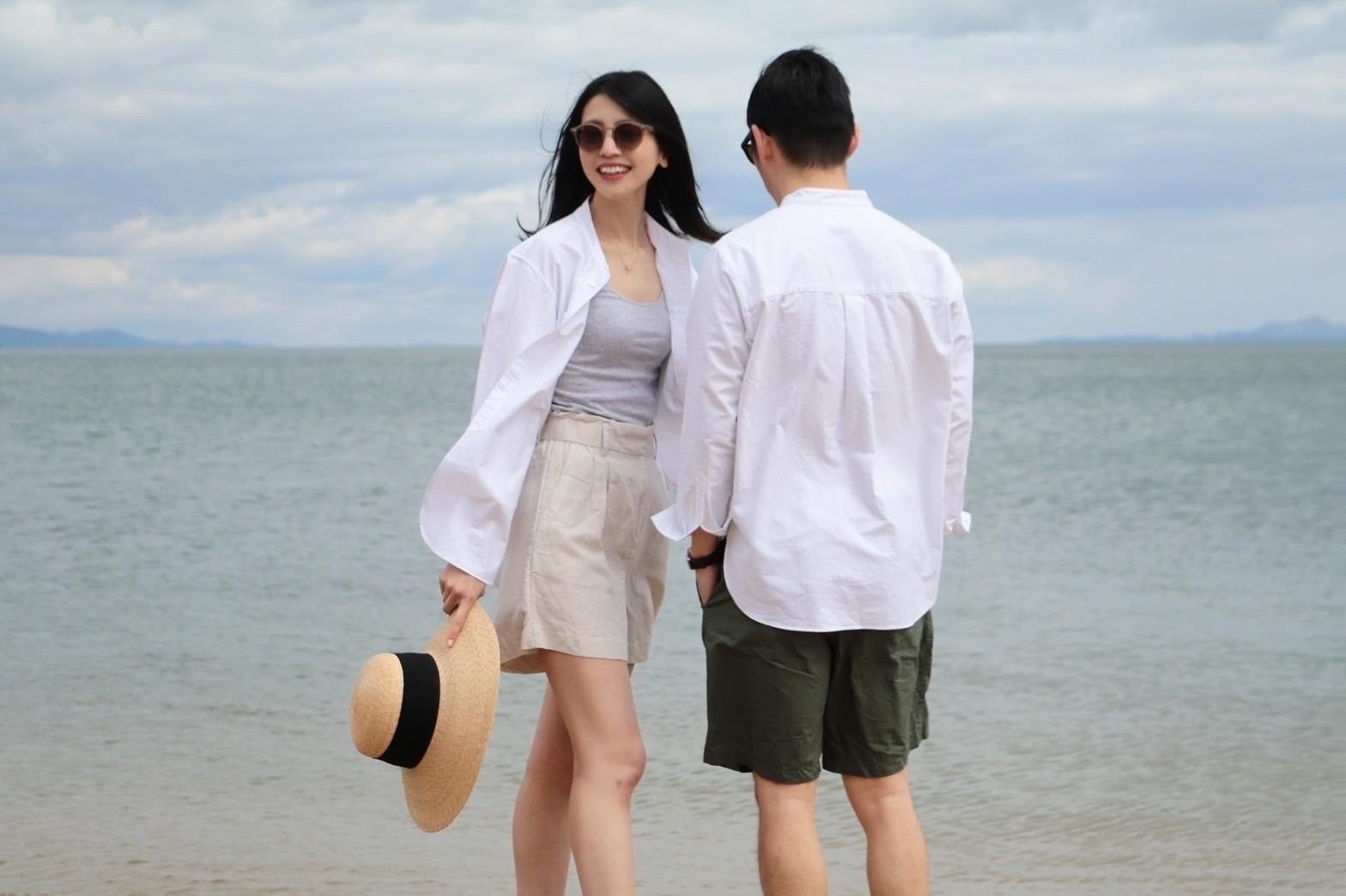 大きめのヨークは女性が着ると華奢にみえ 男性はドレスシャツとは違う、リラックス感のある バックシルエットに