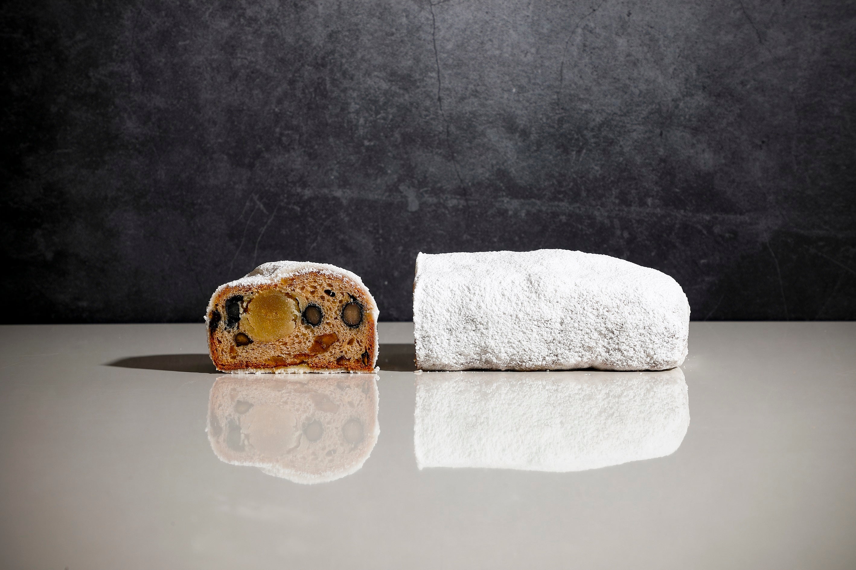 「丹波産黒豆のシュトーレン」約7×16cm 価格：3,780円（税込）