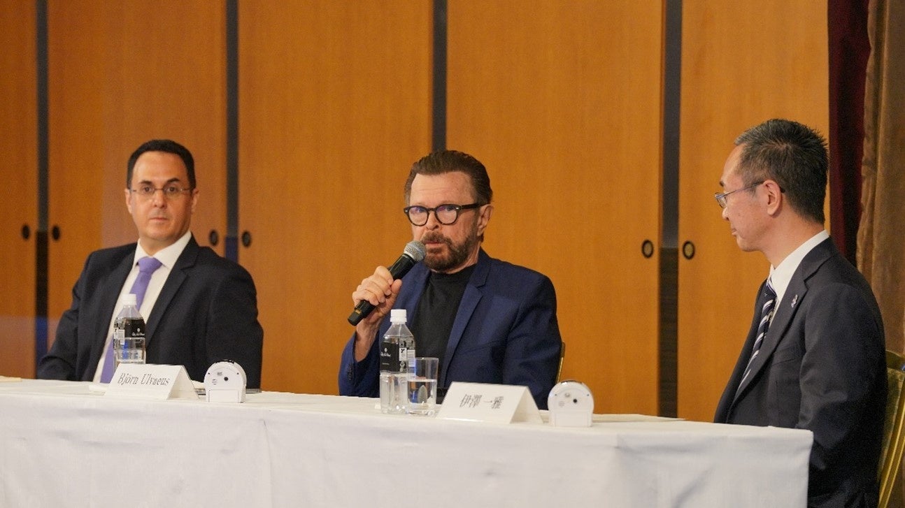 （左から）CISACオロン事務局長、CISACウルヴァース会長、JASRAC伊澤理事長