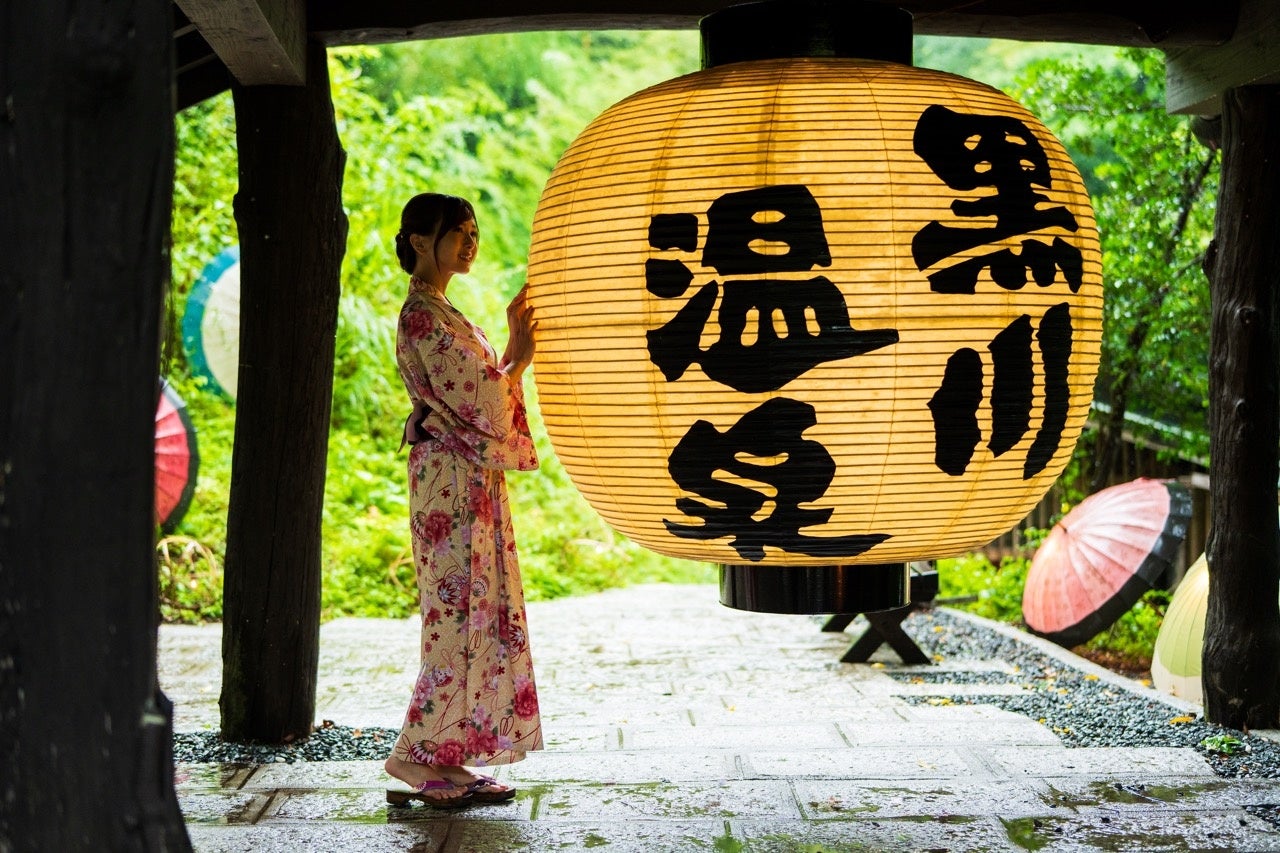 40年間、ありがとう。黒川温泉「入湯手形」が、節目の年に贈る特別な企画が始まります。