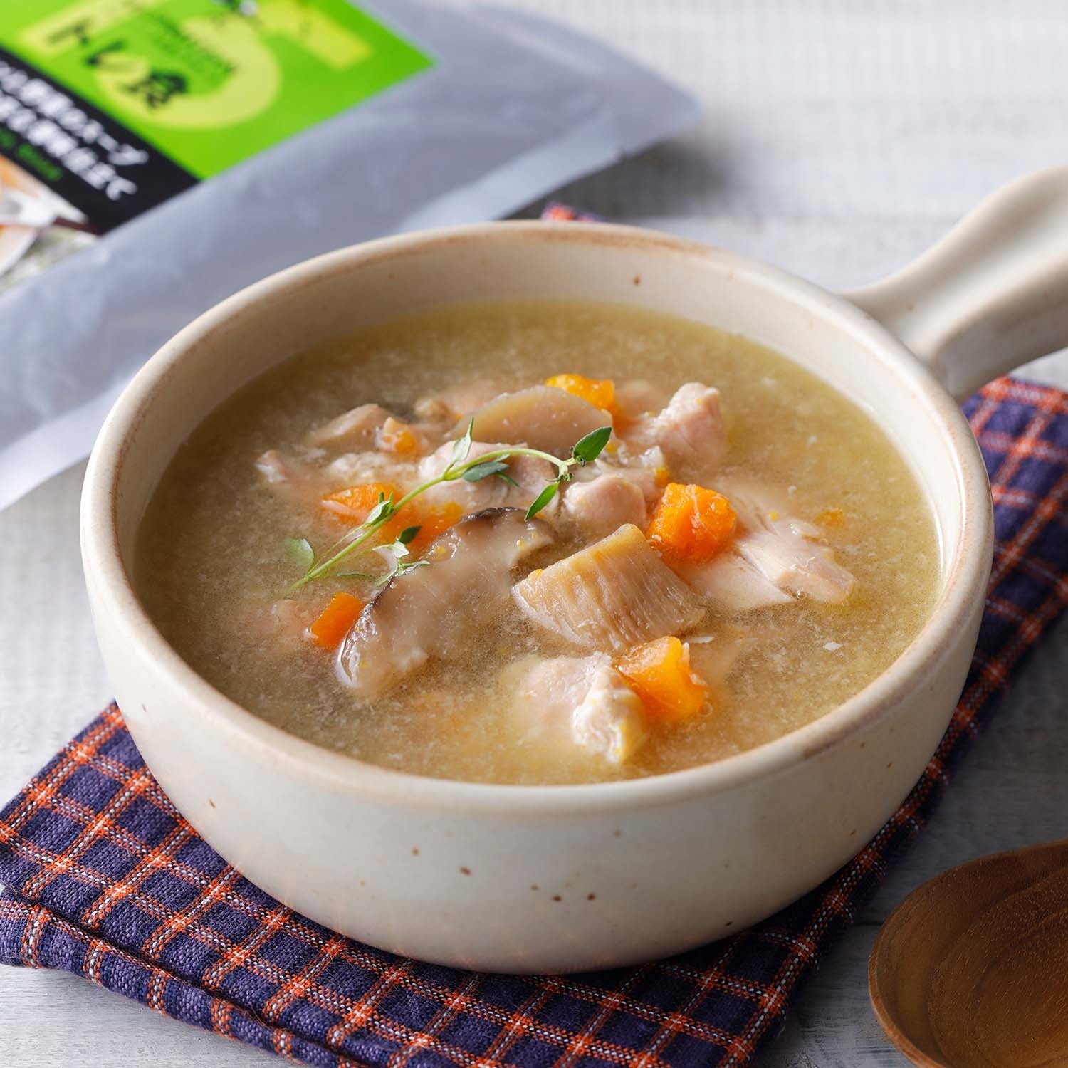 お料理のベースにも使える「チキンと野菜のスープ」