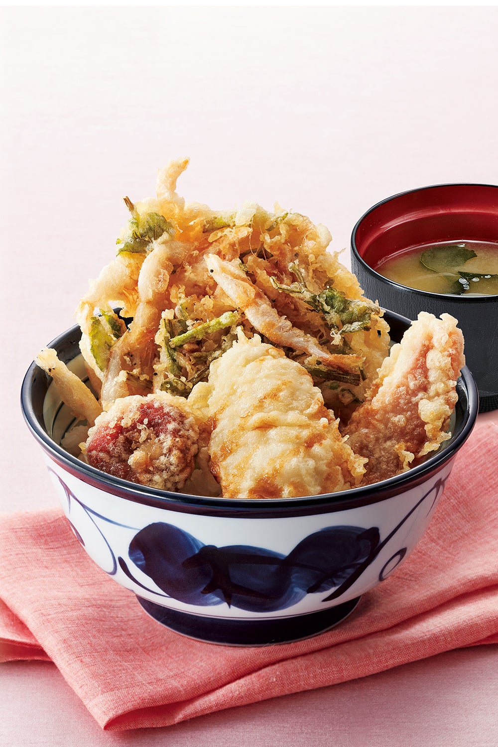 素材内容：白えびとセリのかき揚げ、はも、金目鯛、紀州南高梅