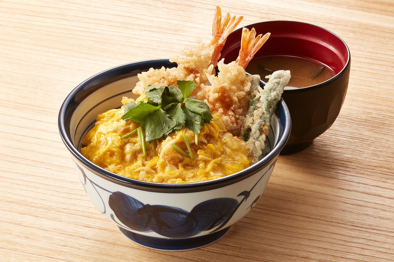 素材内容:海老×2本・いんげん・三つ葉添え