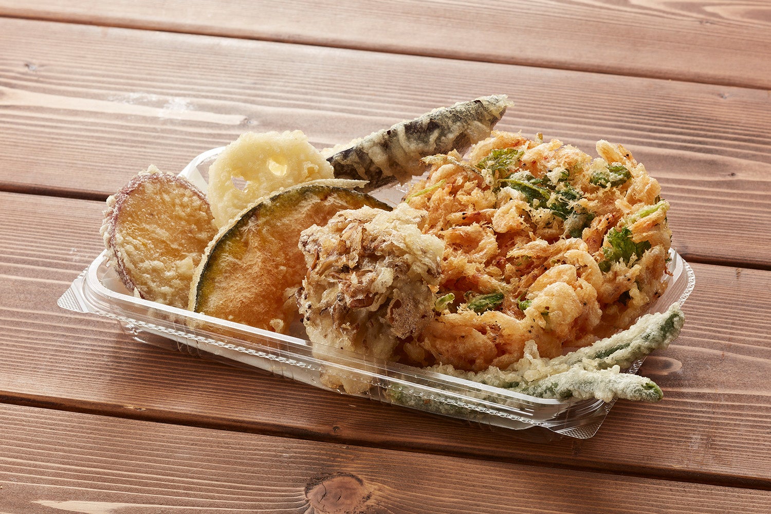 桜海老のかき揚げ（三つ葉入り）、かぼちゃ、なす、さつまいも、まいたけ、れんこん、いんげん