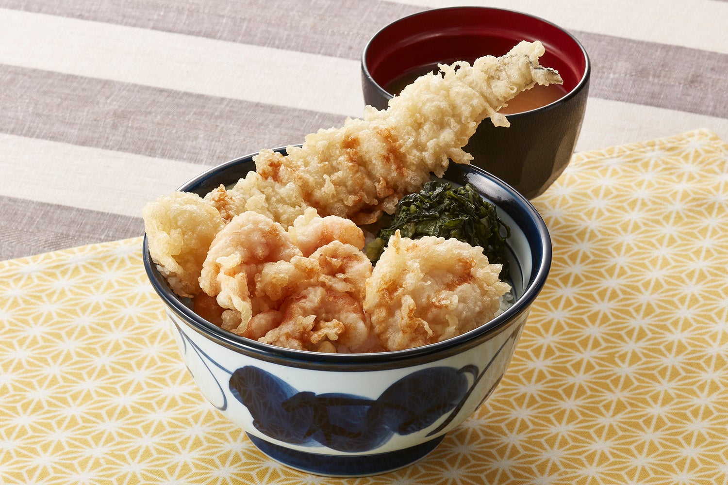 天丼てんやから春の風物詩 桜海老 天丼 が今年も登場 人気のご馳走シリーズの ごちそう天丼 春 も同時販売 ロイヤルホールディングス株式会社のプレスリリース 天丼てんやから春の風物詩 桜海老 天丼 が今年も登場 人気のご馳走シリーズの ごちそう天丼 春 も同時販売 ロイヤルホールディングス株式会社のプレスリリース