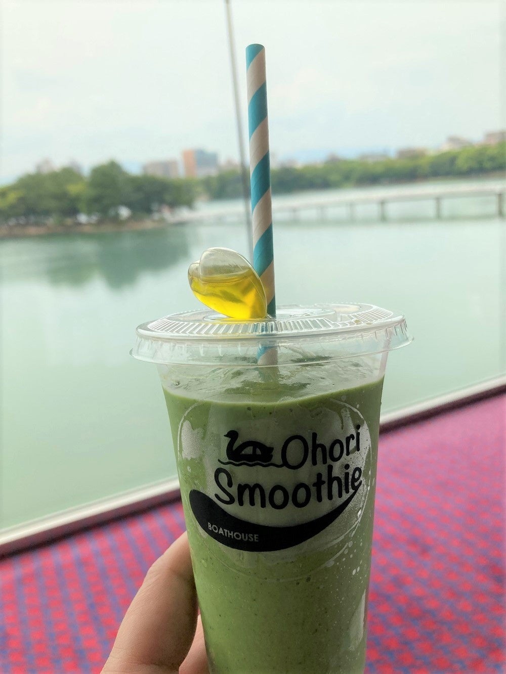 大濠スムージー　※イメージ※ストローは実際と異なります