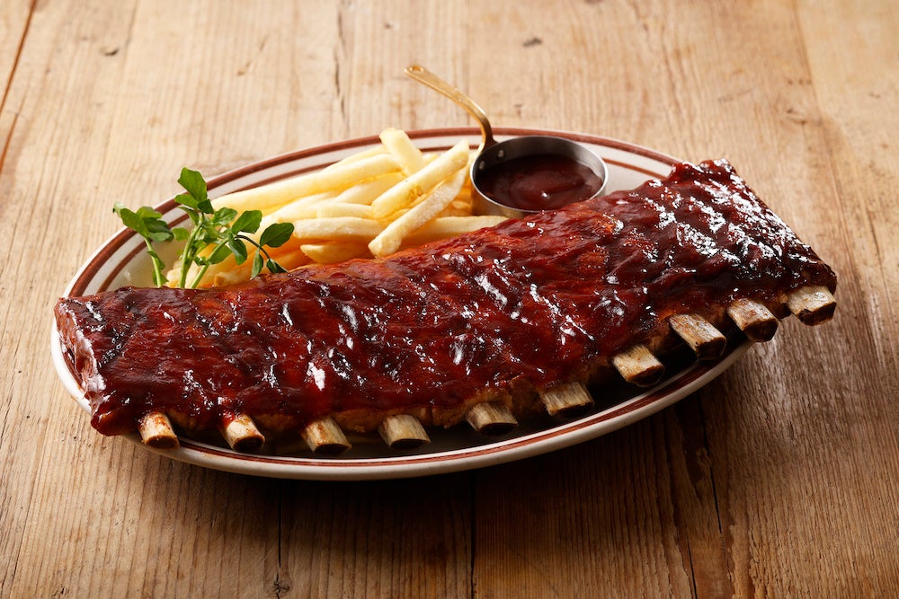 思わず歓声があがる圧巻のボリューム！ 「Jack Daniel‘ｓBBQポークスペアリブ　フルサイズ」