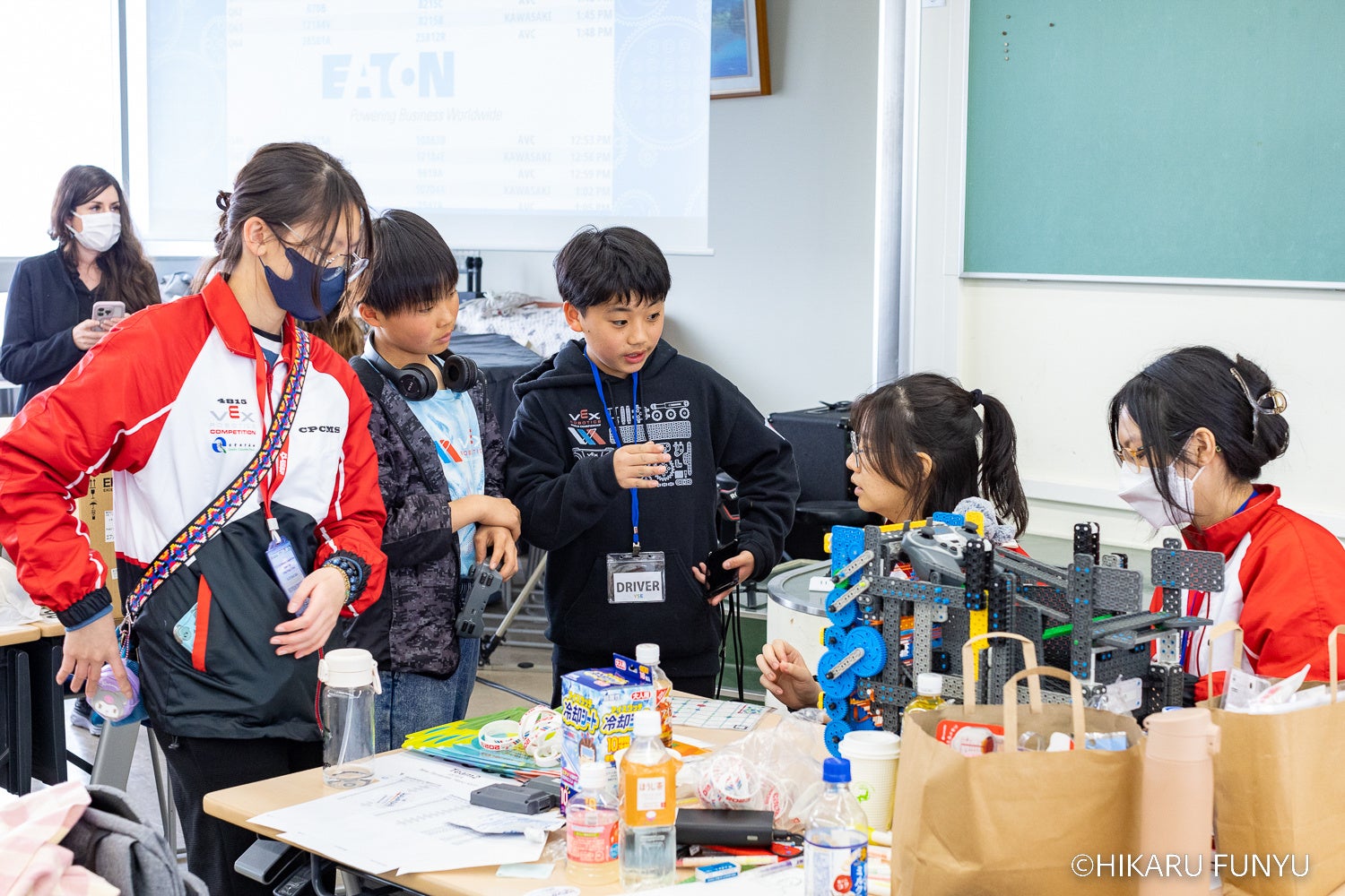 世界大会を経験したチームともなると次のマッチ相手との作戦会議にも熱が入る