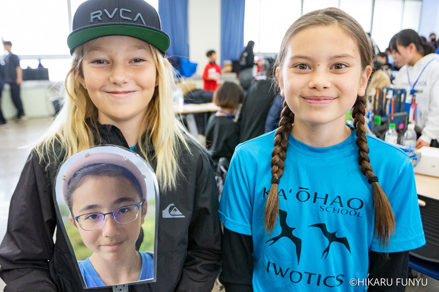 来日できなかったチームメイトと一緒に