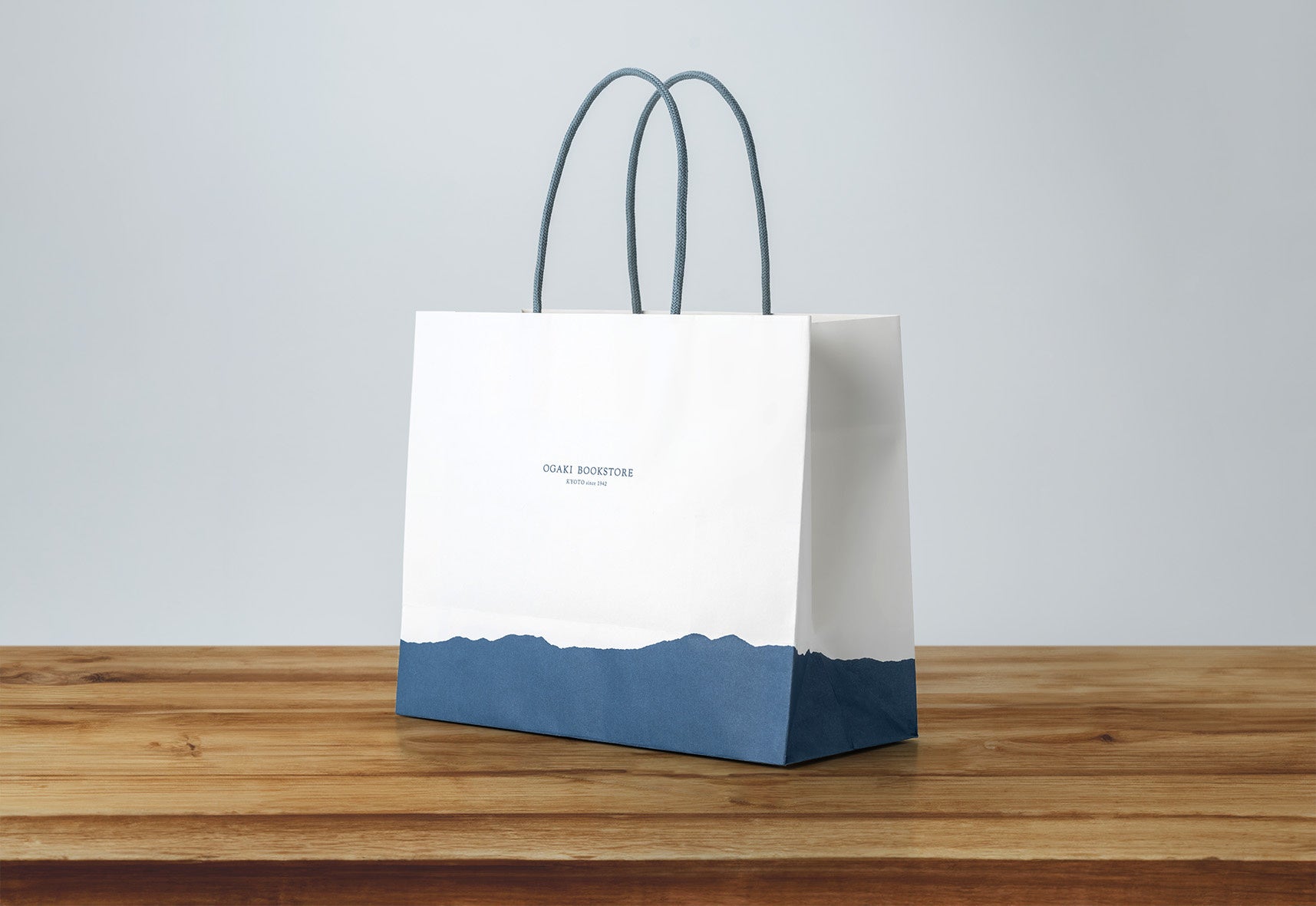 新たにデザインされたショッパー