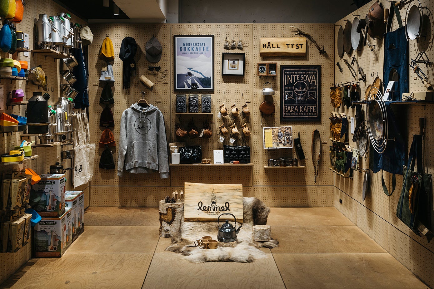 ショップスペース展開イメージ（参考：UPI 表参道）