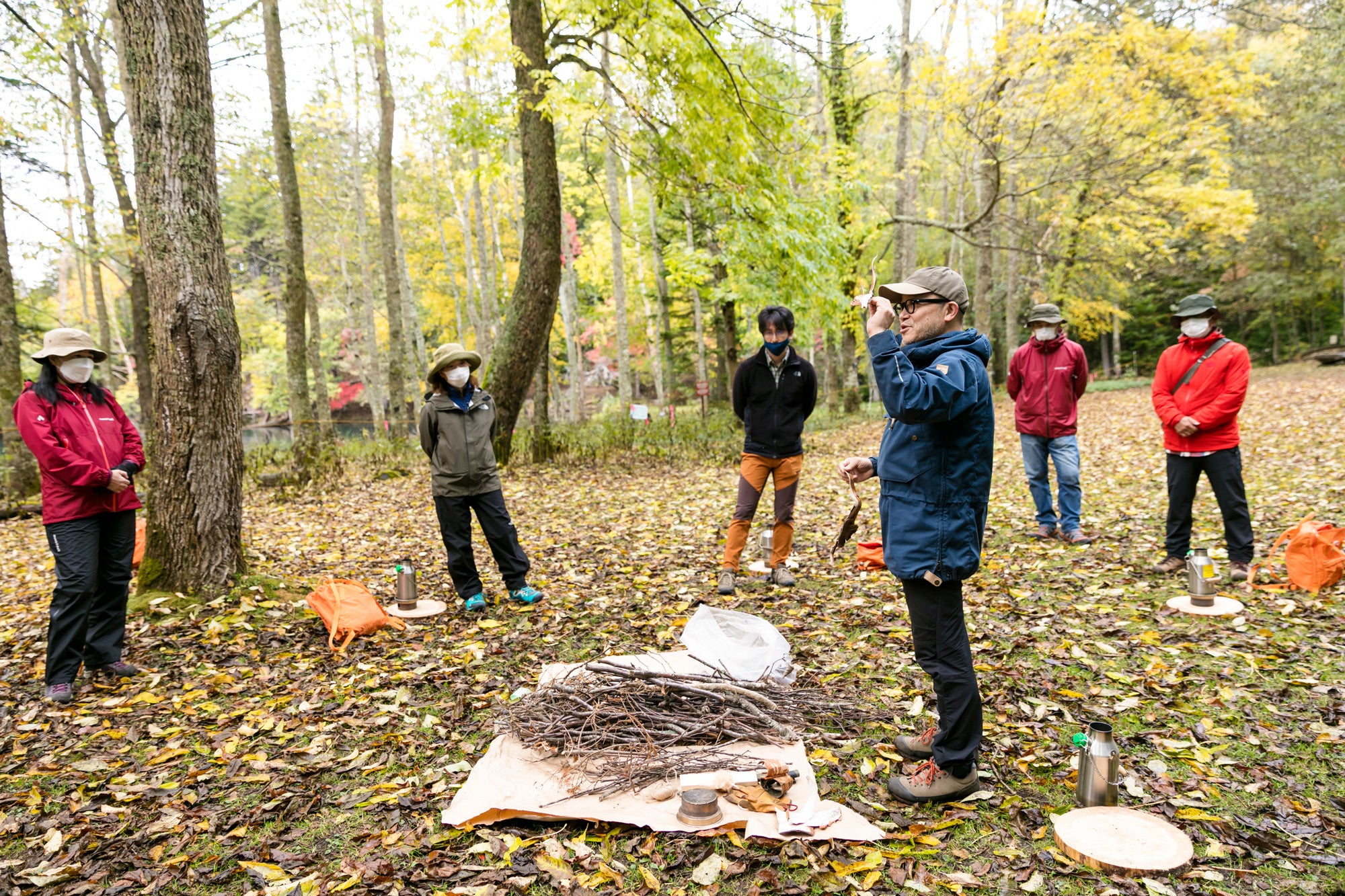 アウトドアライフの達人による本格的なワークショップを大自然の中で