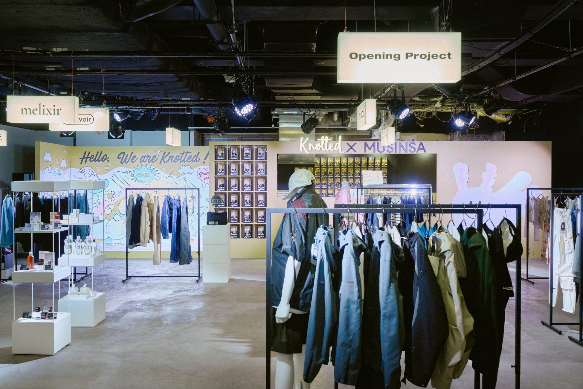 地下1F展示ブース