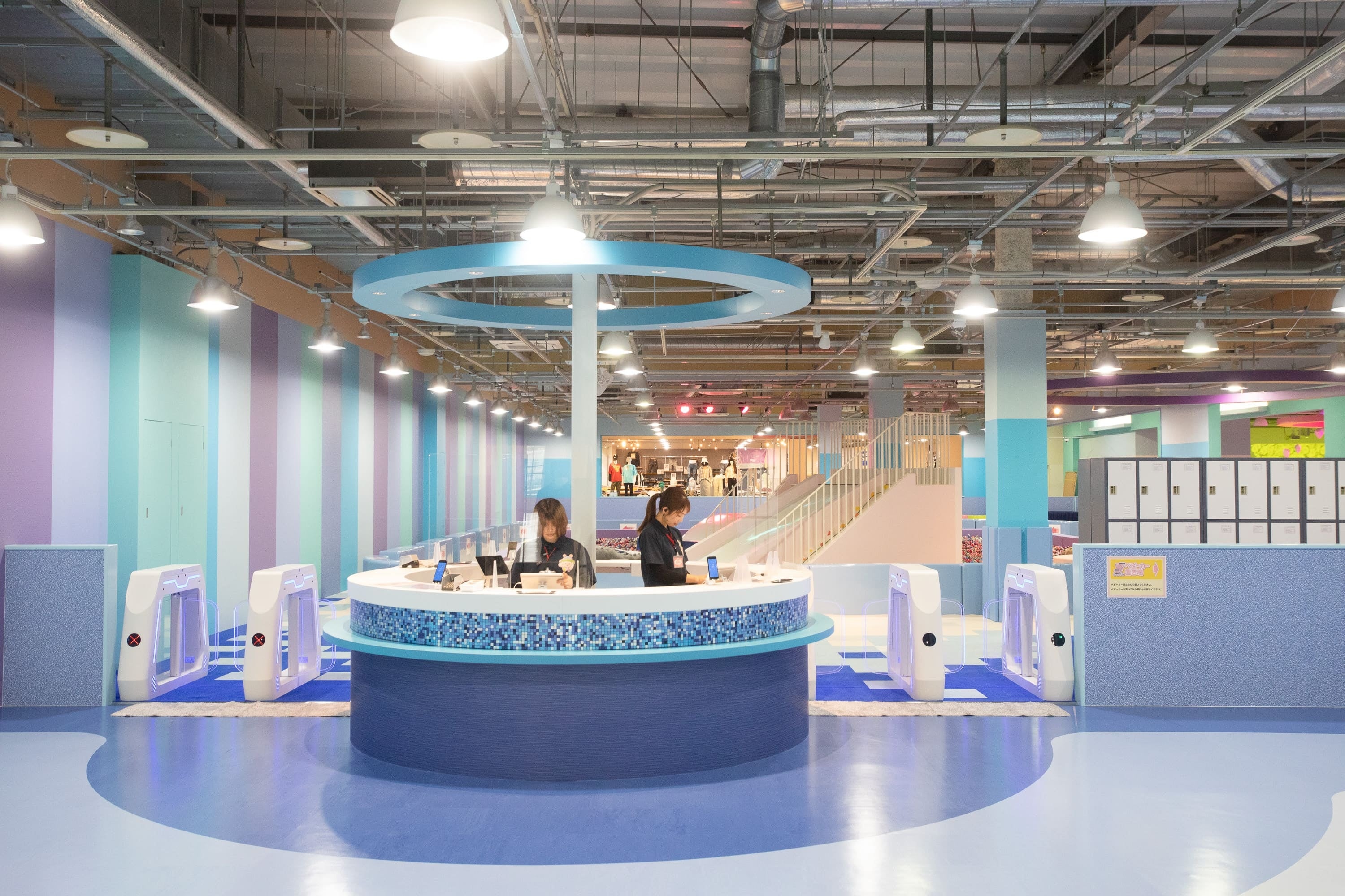 受付カウンター