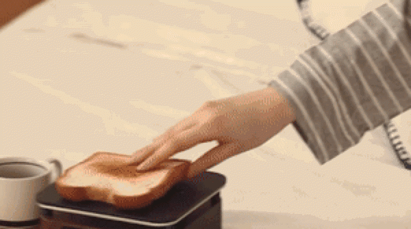 焼きたてトーストで贅沢な朝の時間